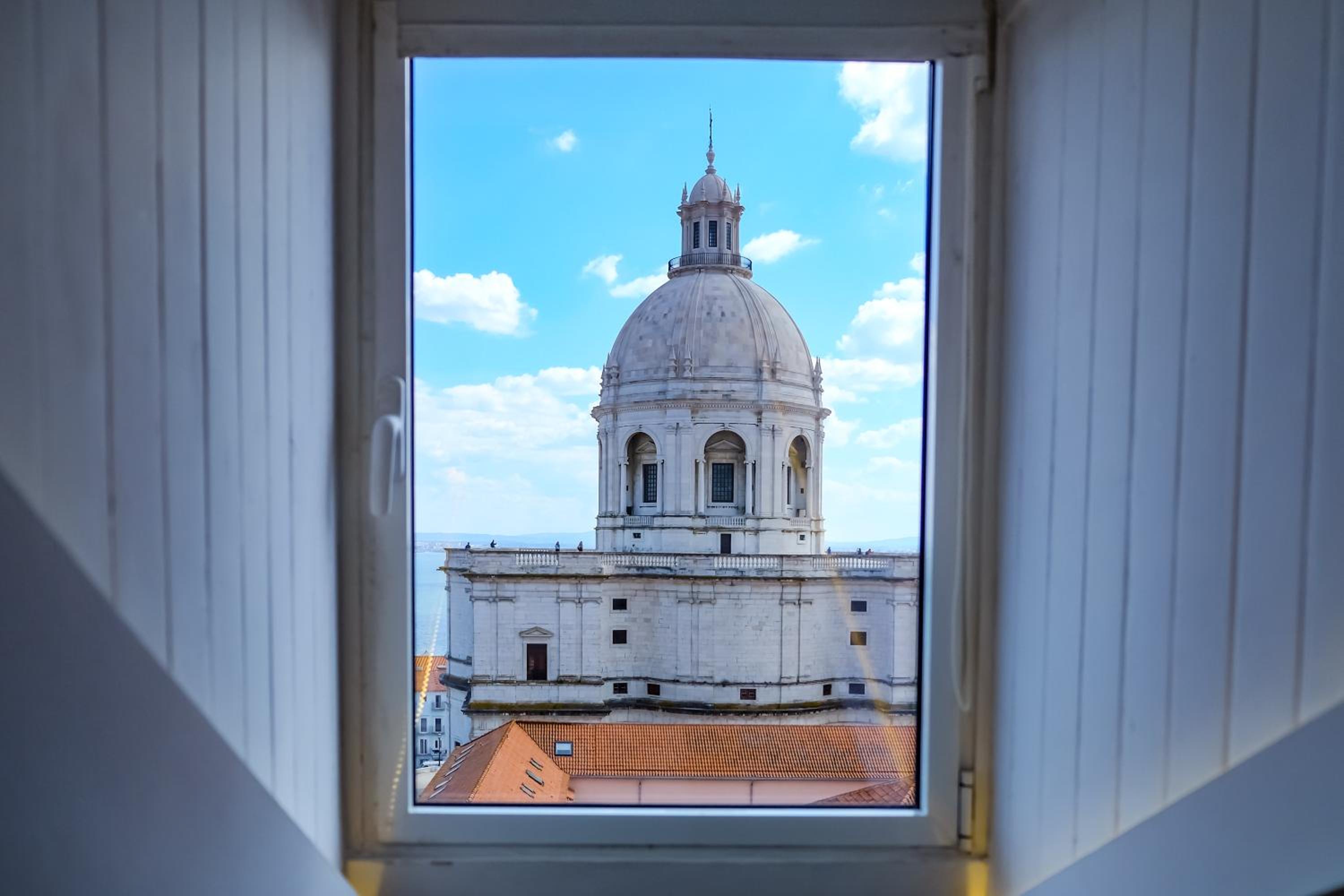Alfama Riverview Apartments view 4