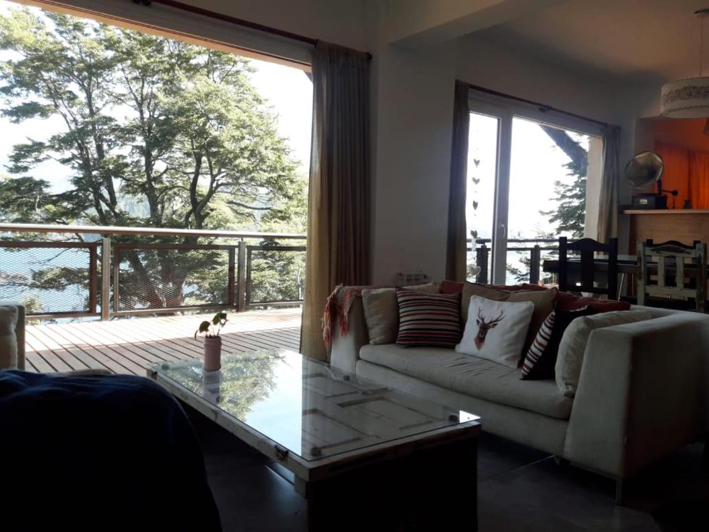 Albanta casa con costa en Bariloche