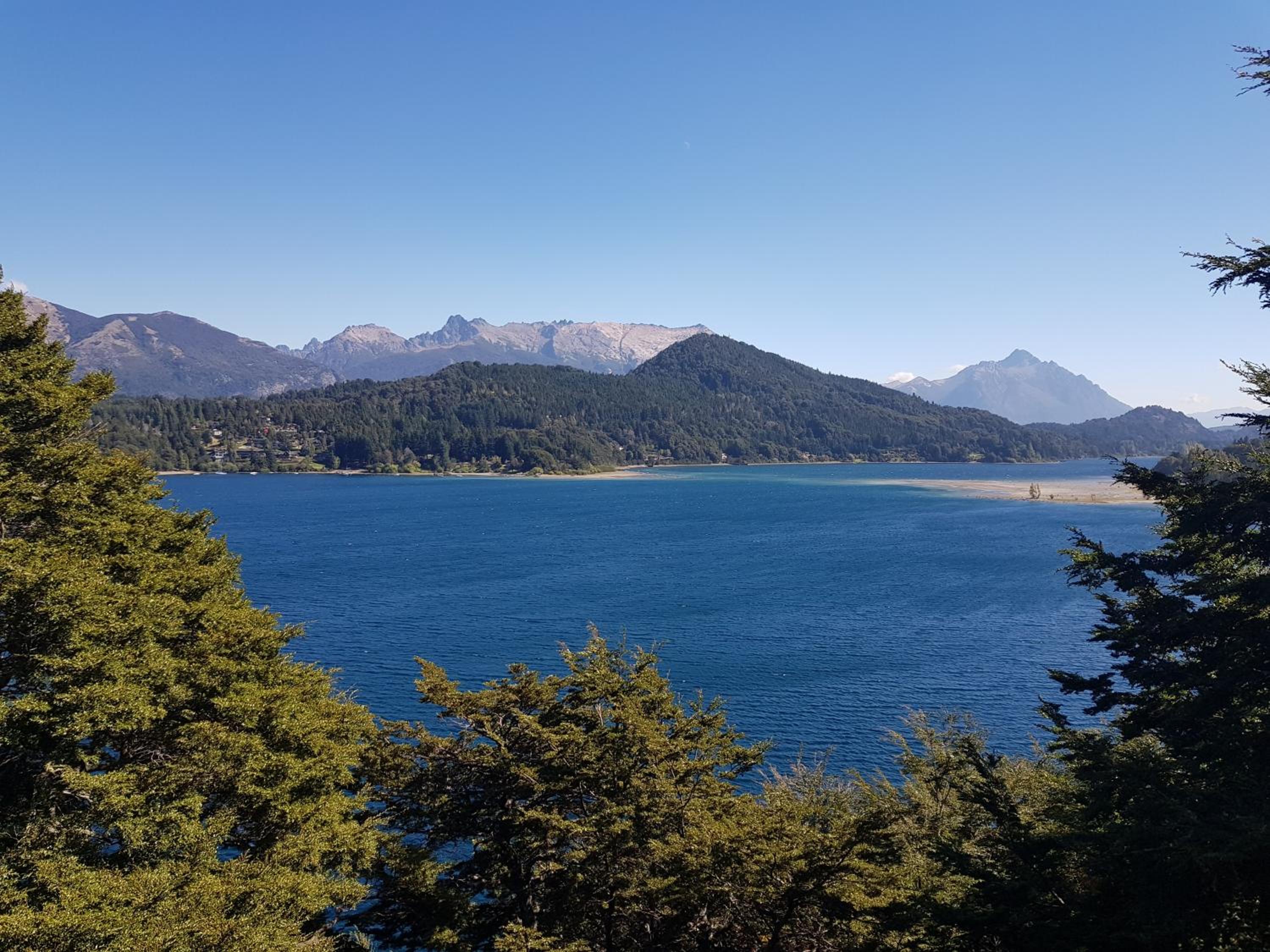 Albanta casa con costa en Bariloche