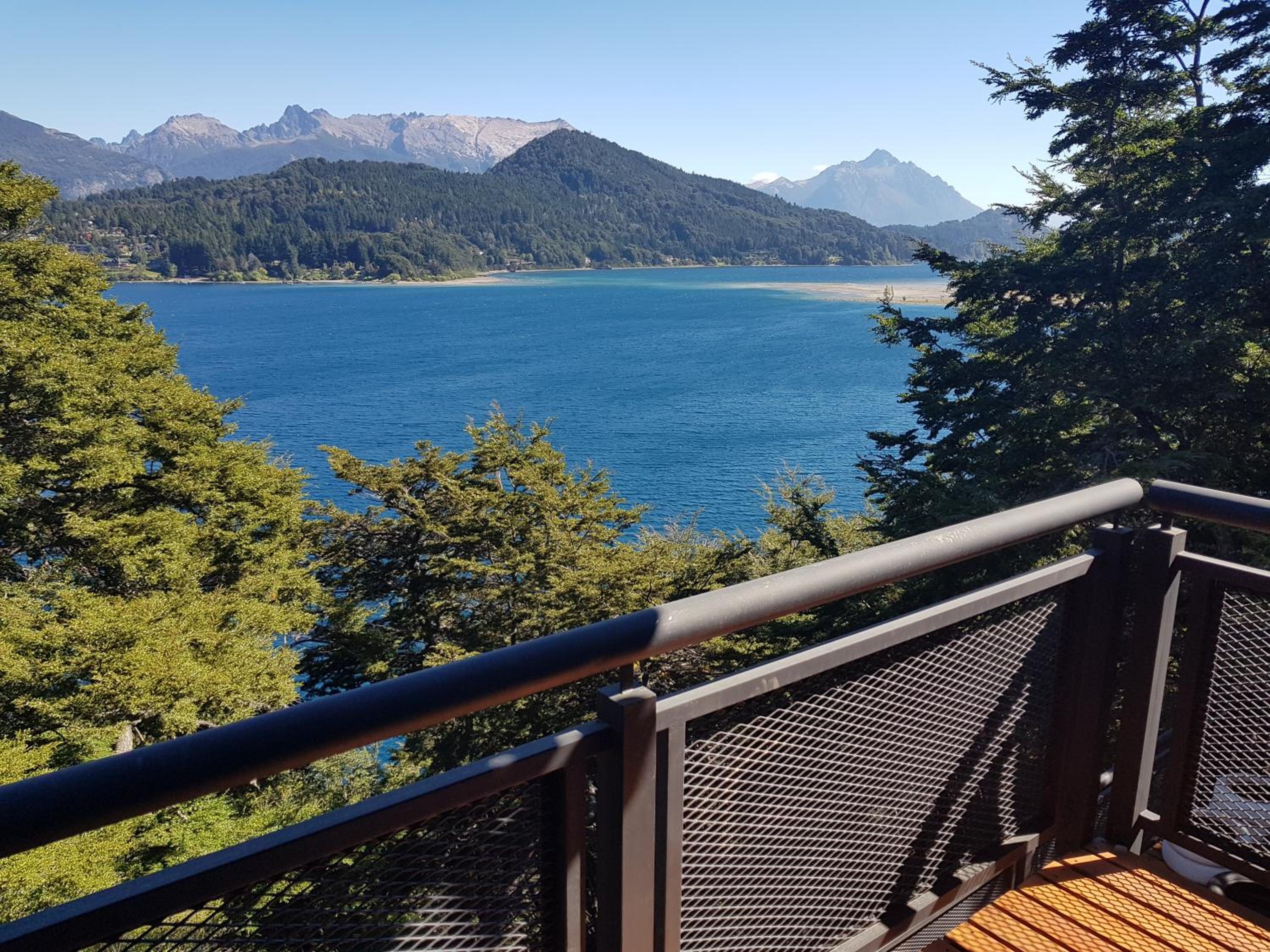 Albanta casa con costa en Bariloche