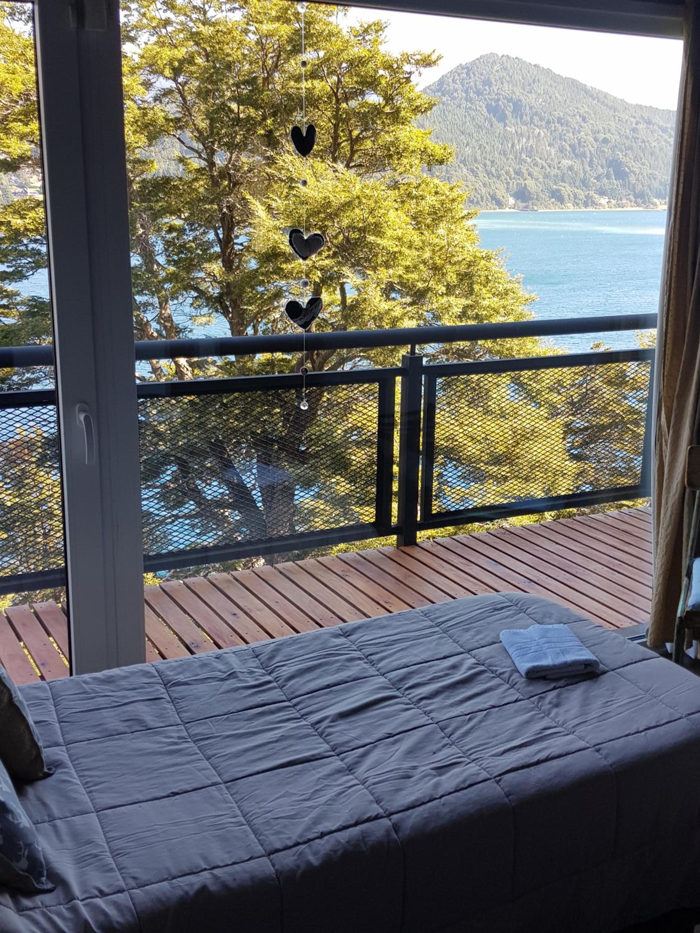 Albanta casa con costa en Bariloche