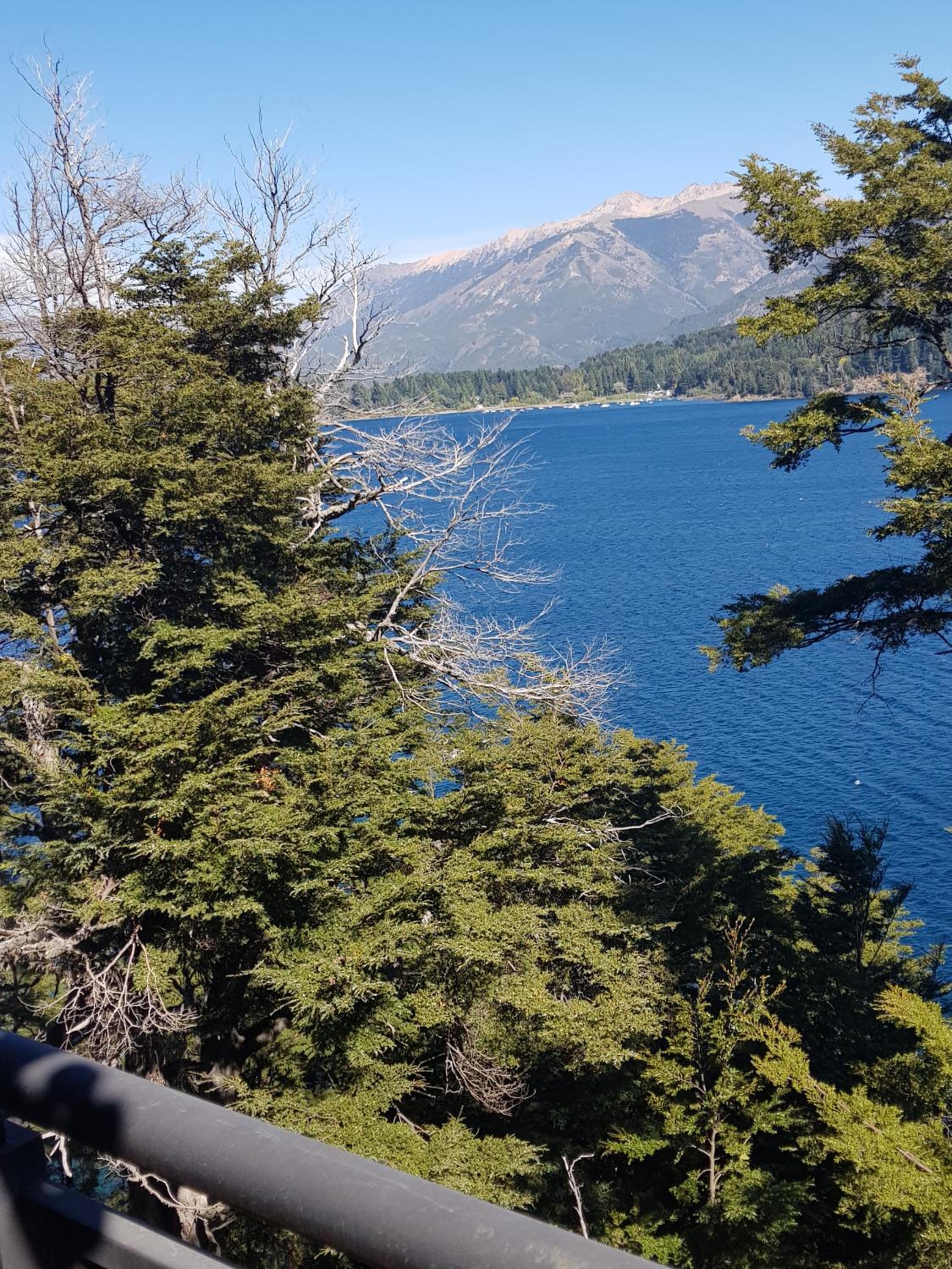 Albanta casa con costa en Bariloche