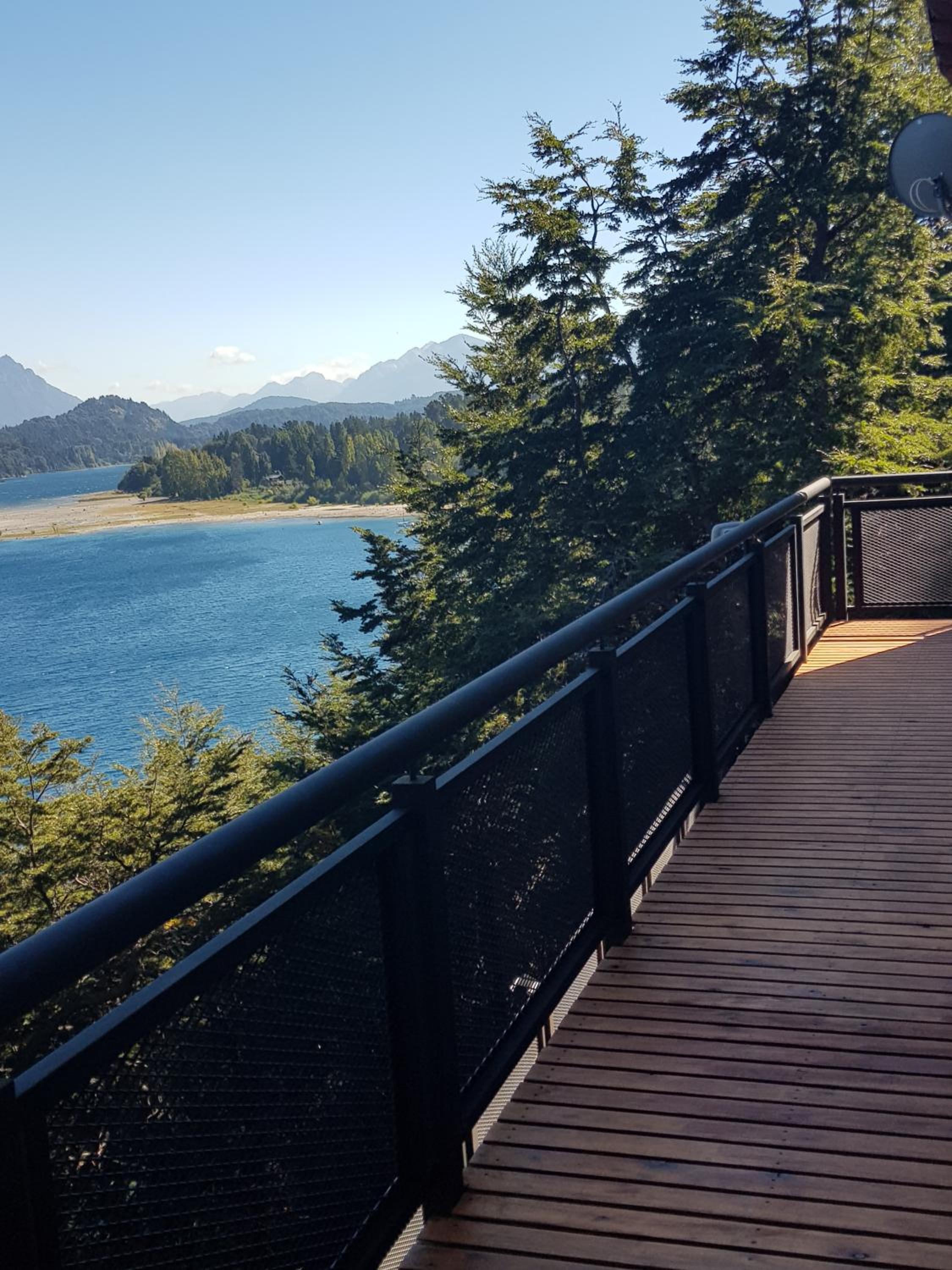 Albanta casa con costa en Bariloche
