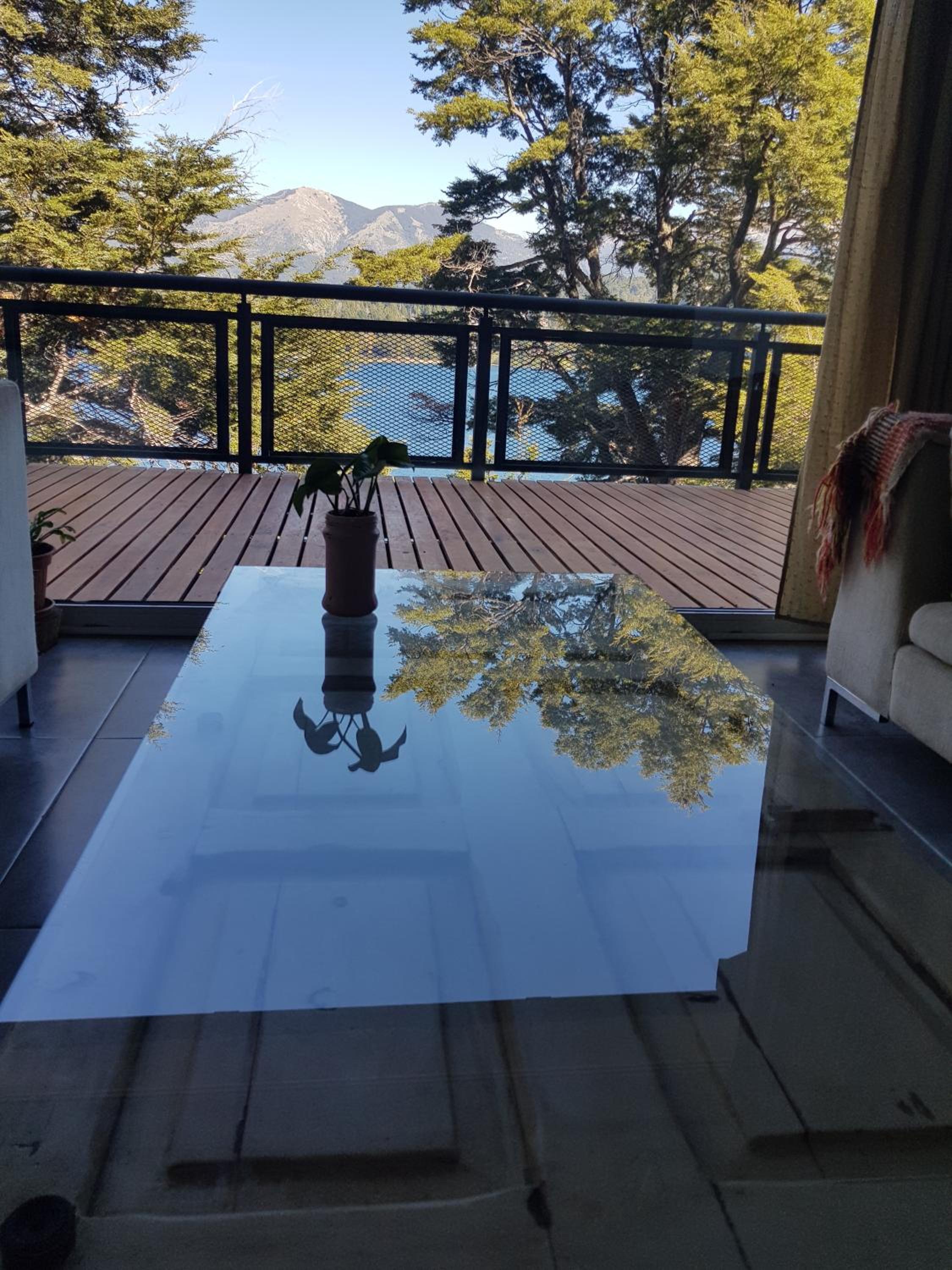 Albanta casa con costa en Bariloche