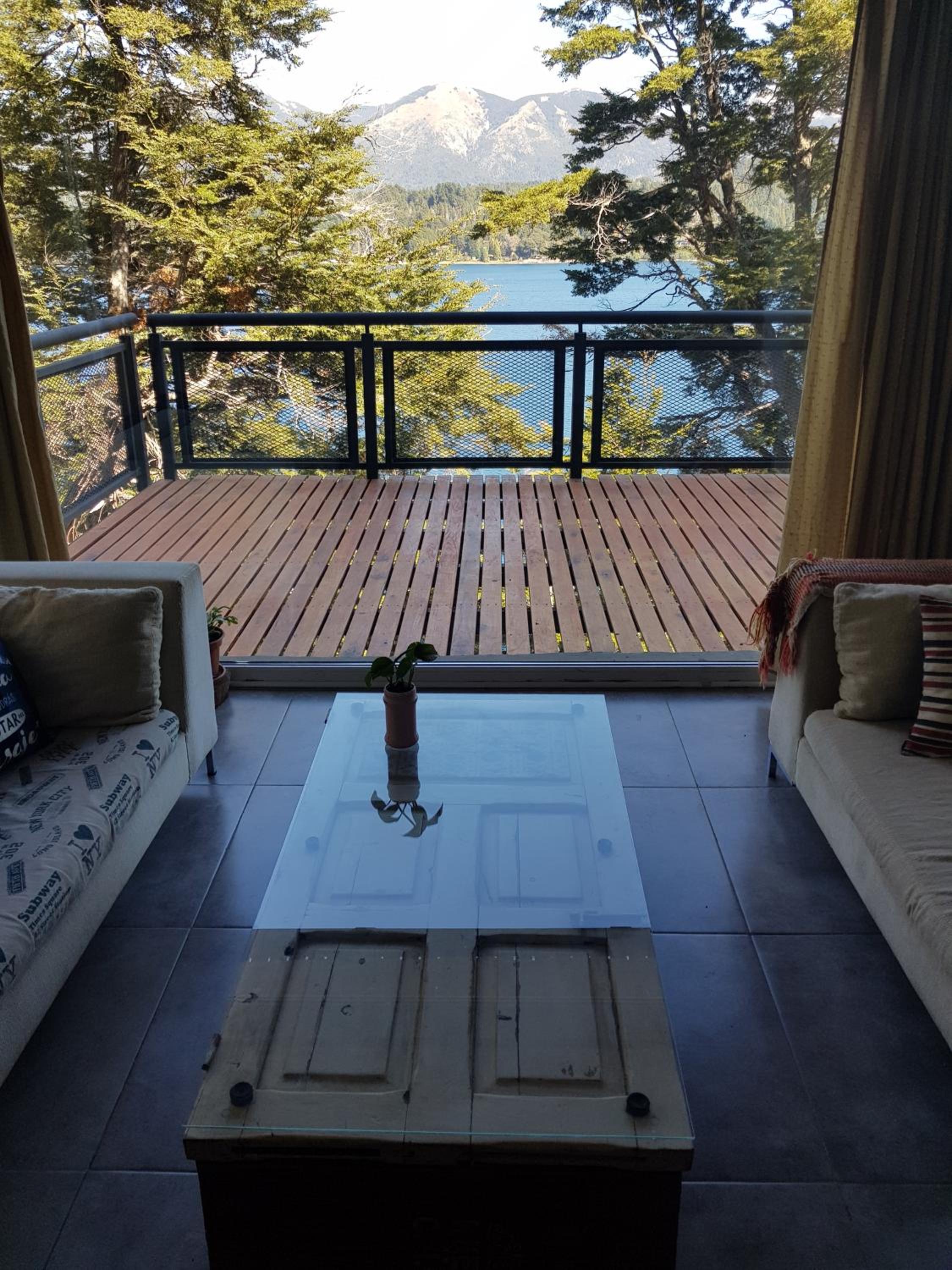 Albanta casa con costa en Bariloche