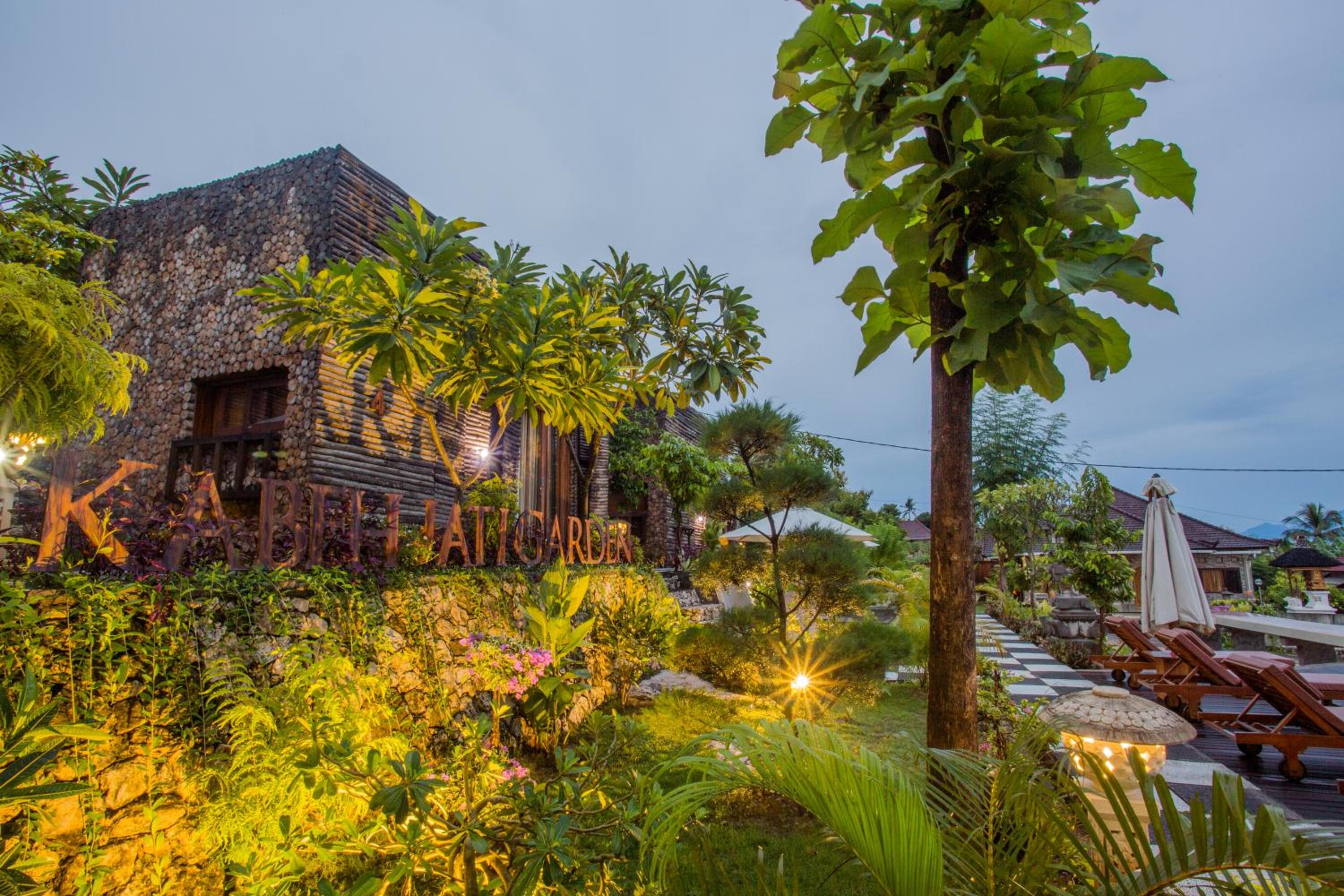 Kabeh Jati Garden Villa & Restaurant