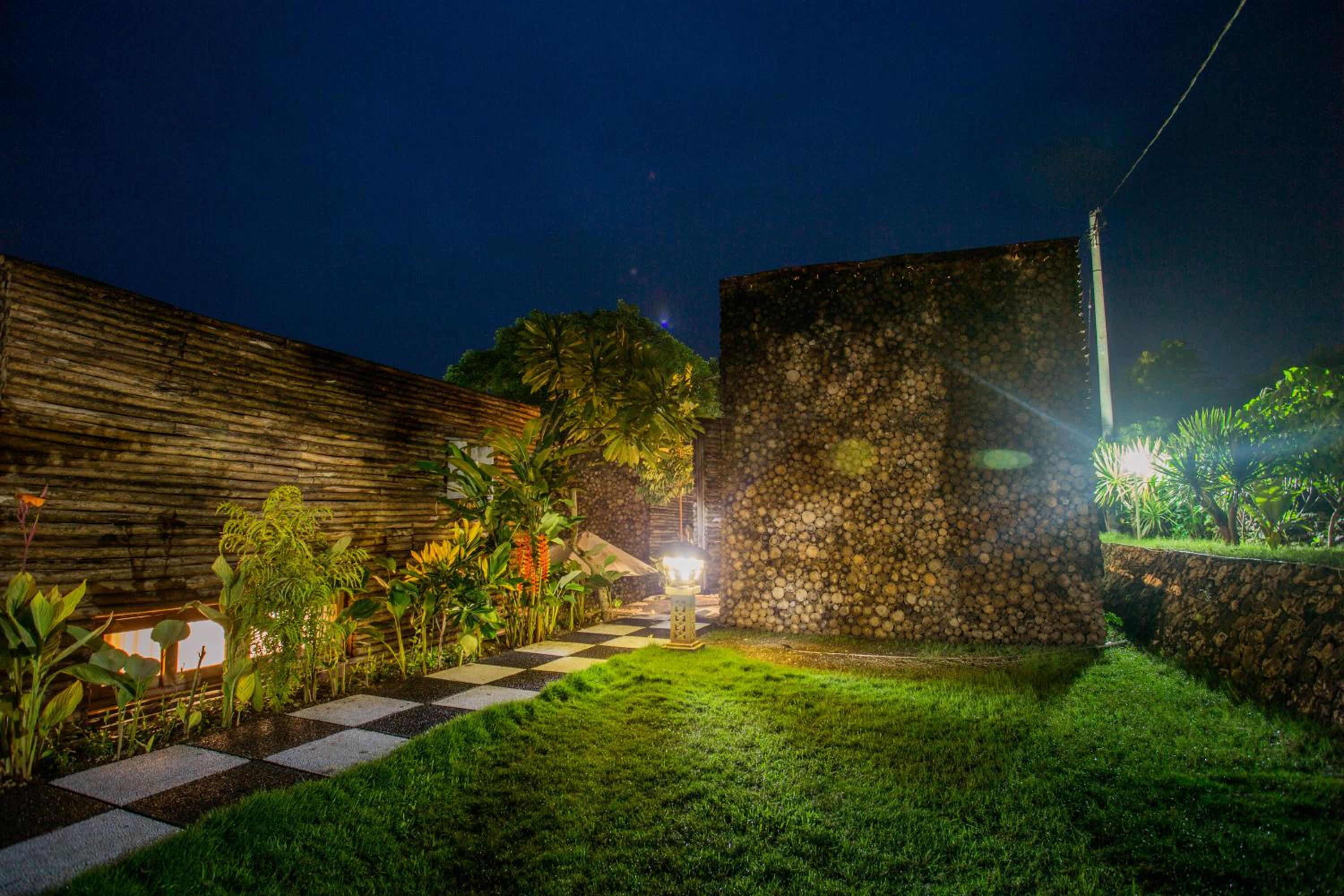 Kabeh Jati Garden Villa & Restaurant