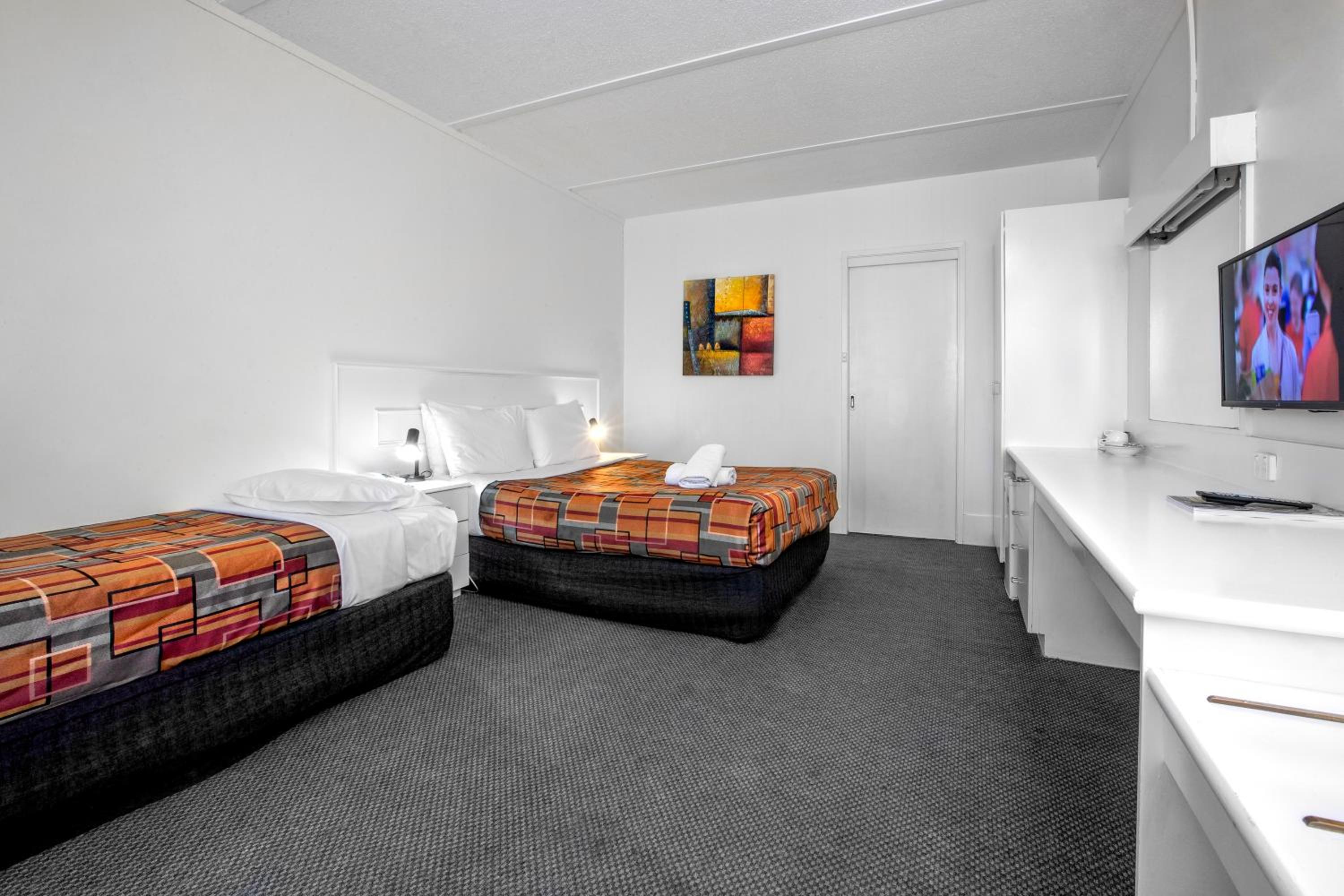 Parkside Inn Motel