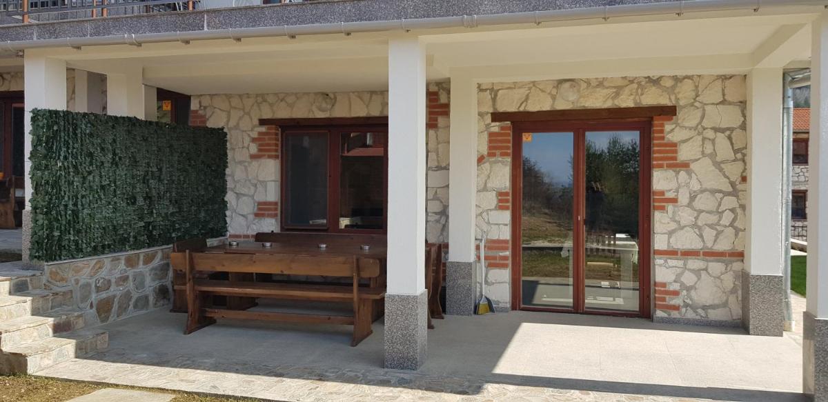 Ilievi Guest Houses