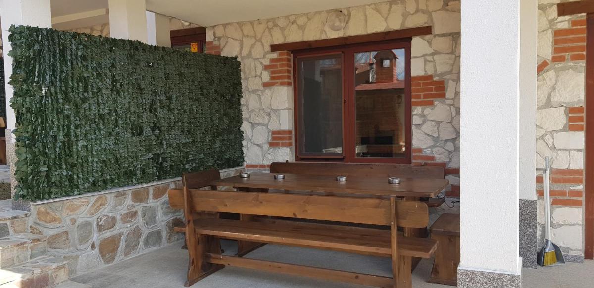 Ilievi Guest Houses