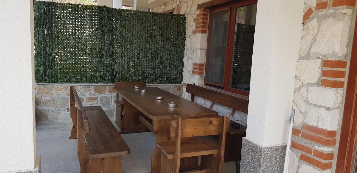 Ilievi Guest Houses