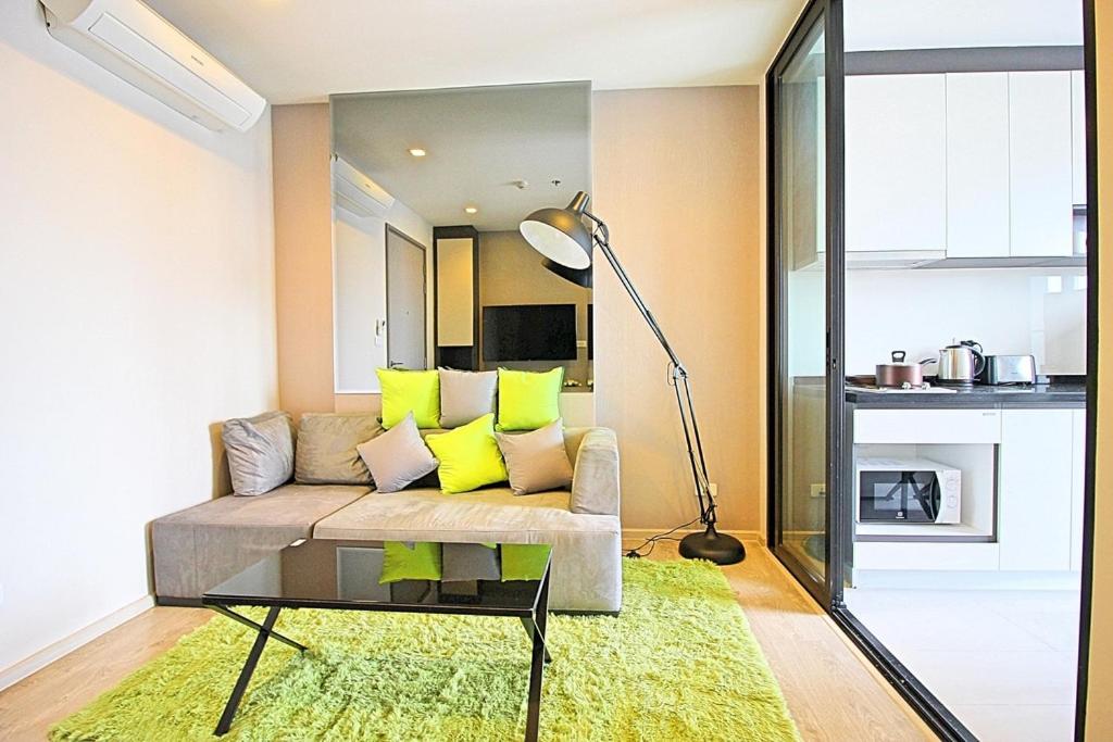 The Base - Large luxury, 1 Bedroom, Sea View - Pattaya City Centre - 963 view 3