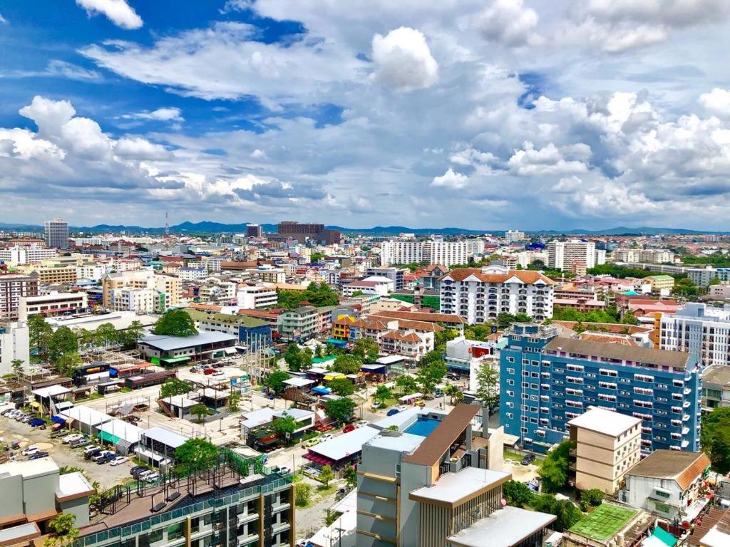 The Base - Large luxury, 1 Bedroom, Sea View - Pattaya City Centre - 963 view 2