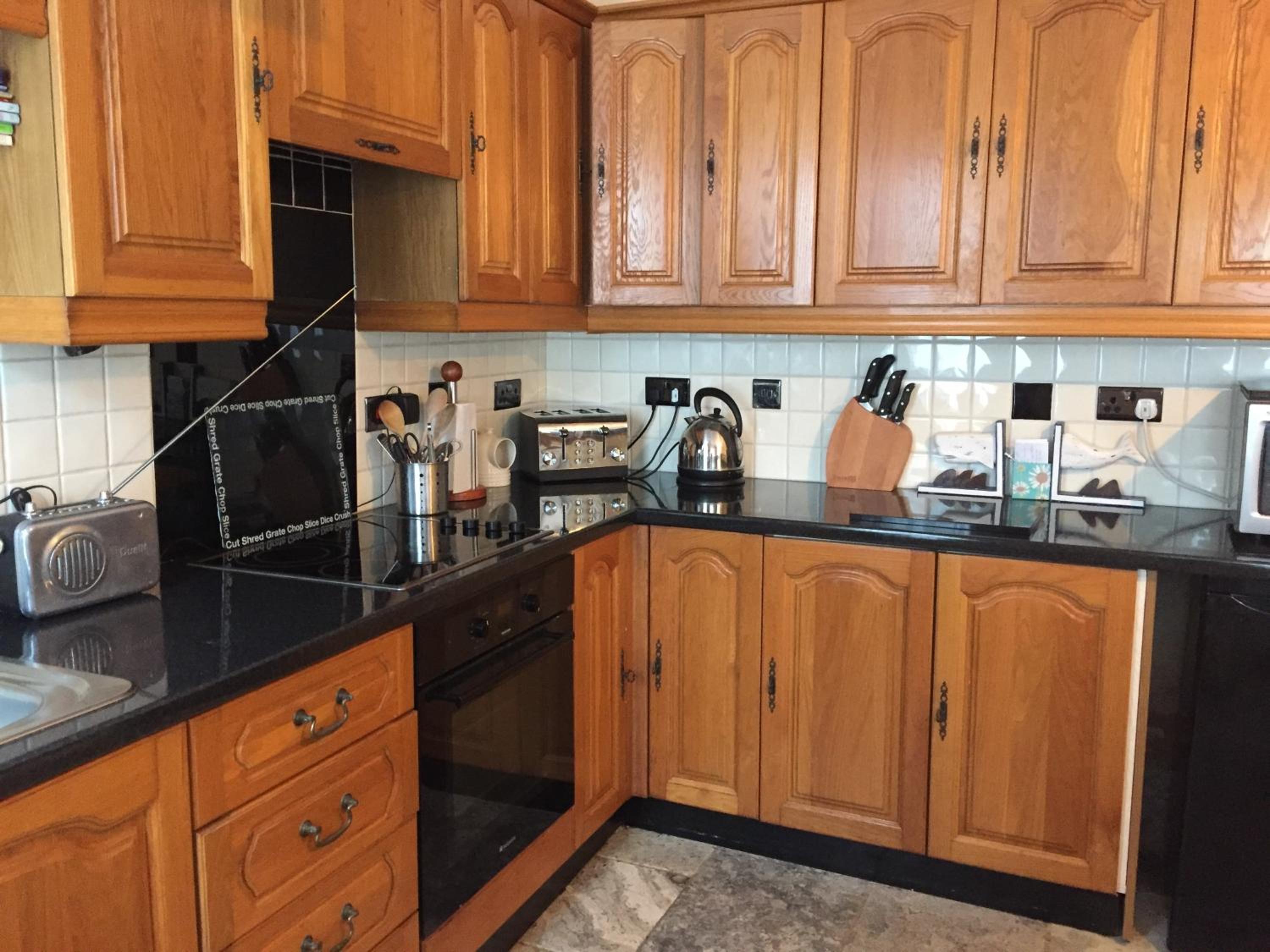 QUILLET COTTAGE, 2 GLENTOWAN ROAD