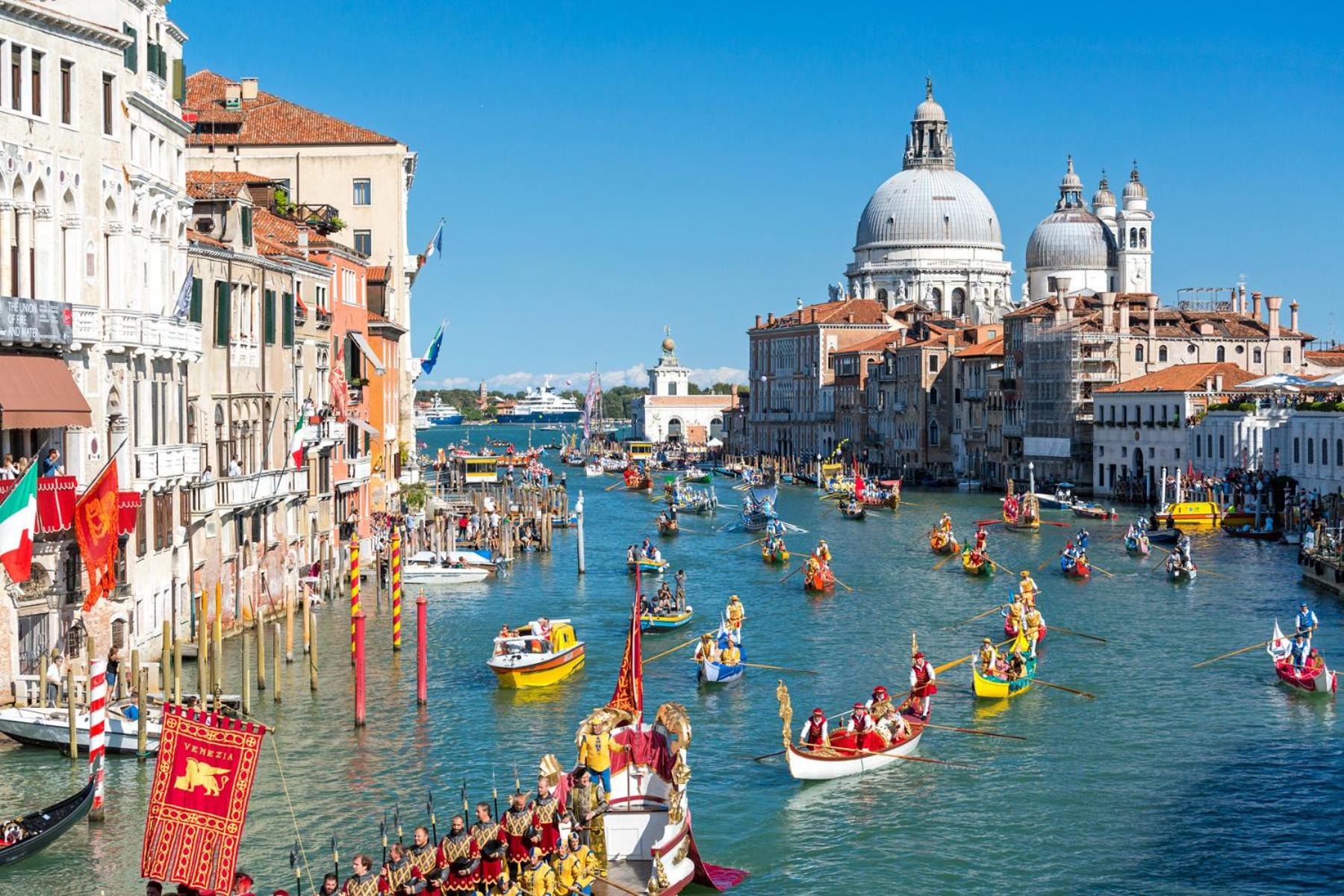 Biennale 1 & 2 , Elegant Apartments 15 min walk from St Marks Square - Venice Heaven Apartments Collection