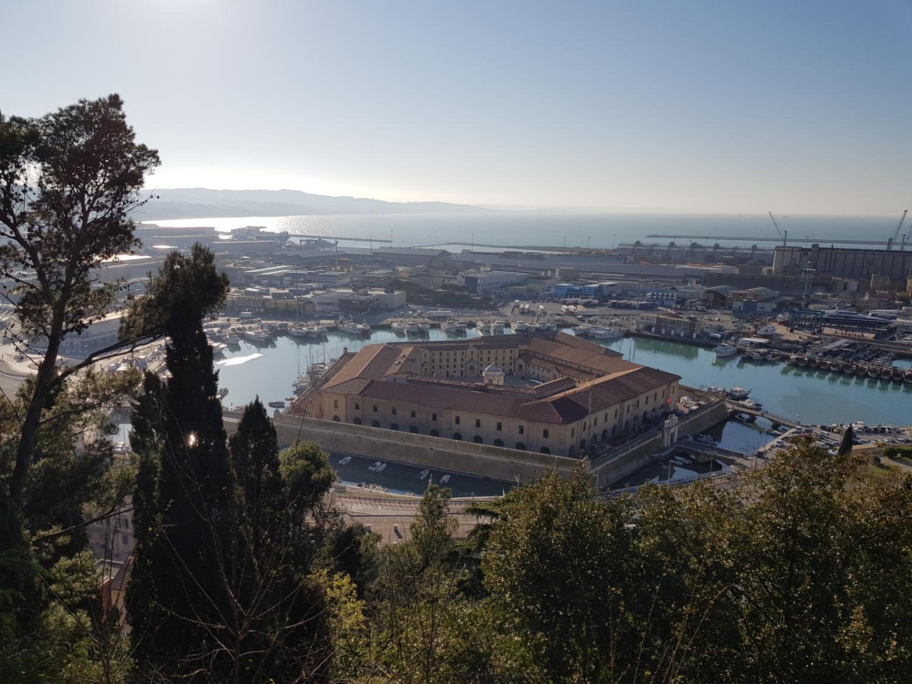 B&B SUPERFAST photo 1