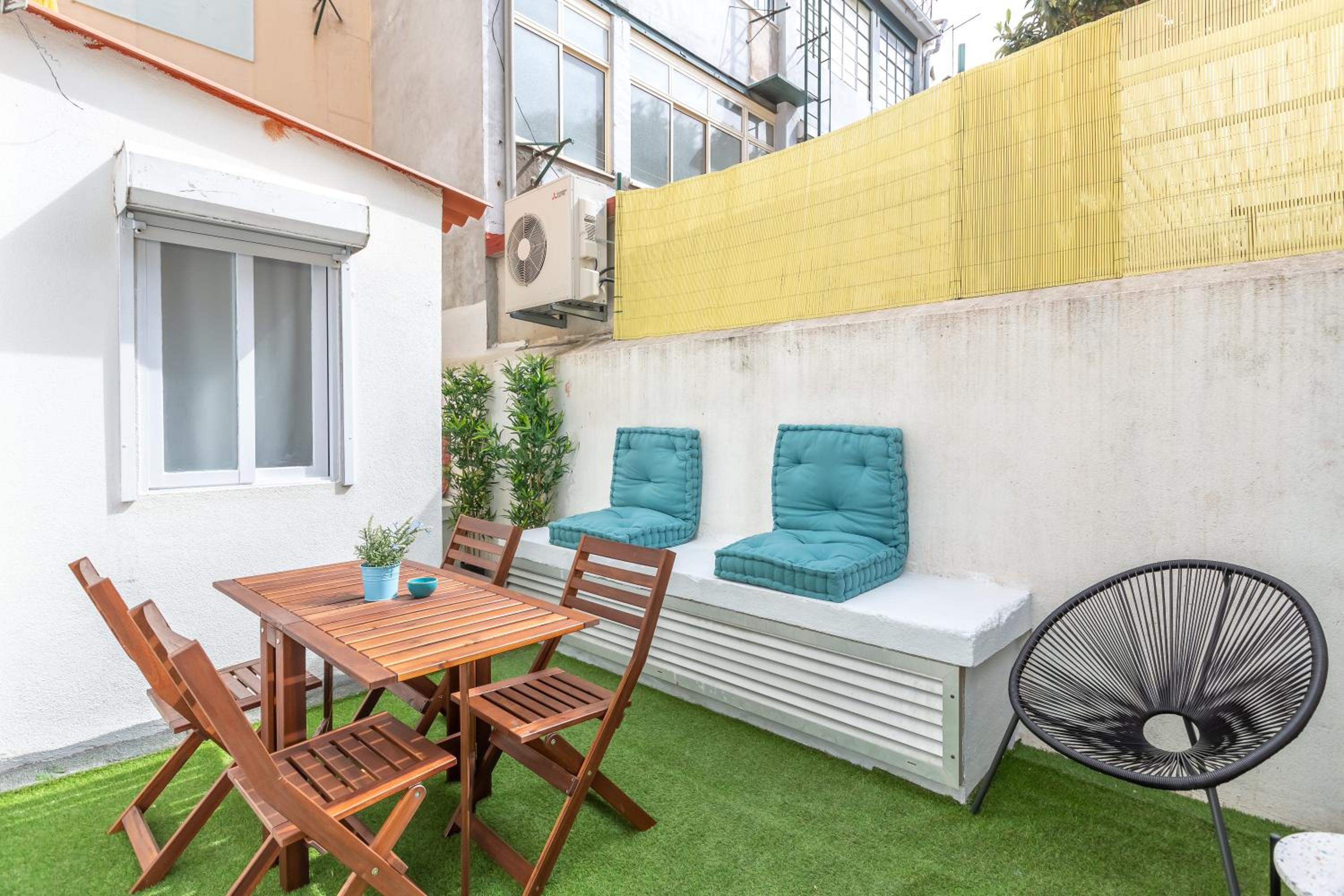 Sunny Apartment with Patio, By TimeCooler