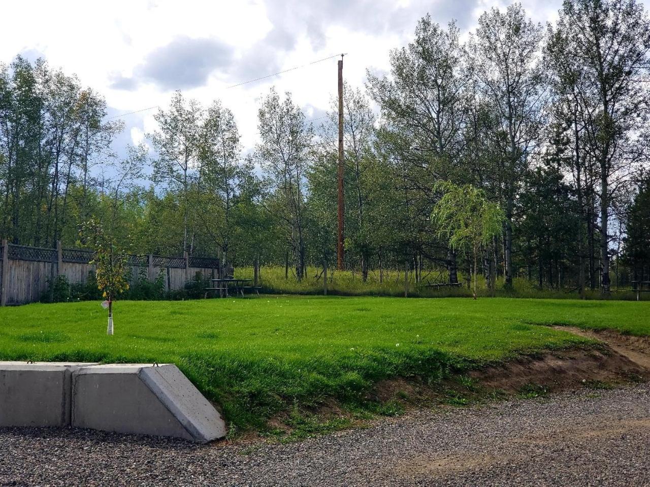 100 Mile Motel & RV Park