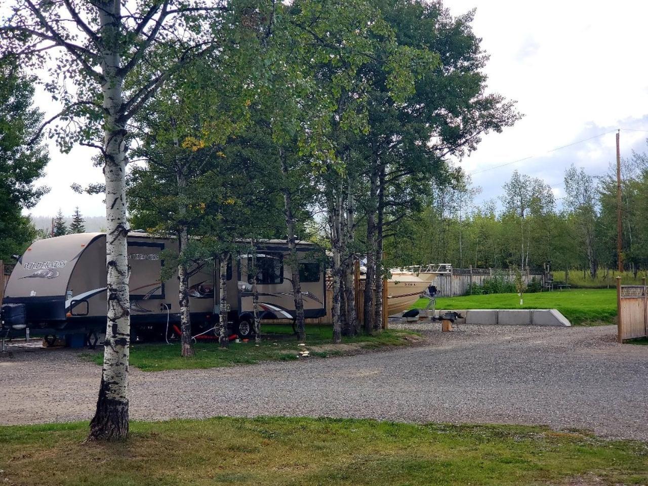 100 Mile Motel & RV Park
