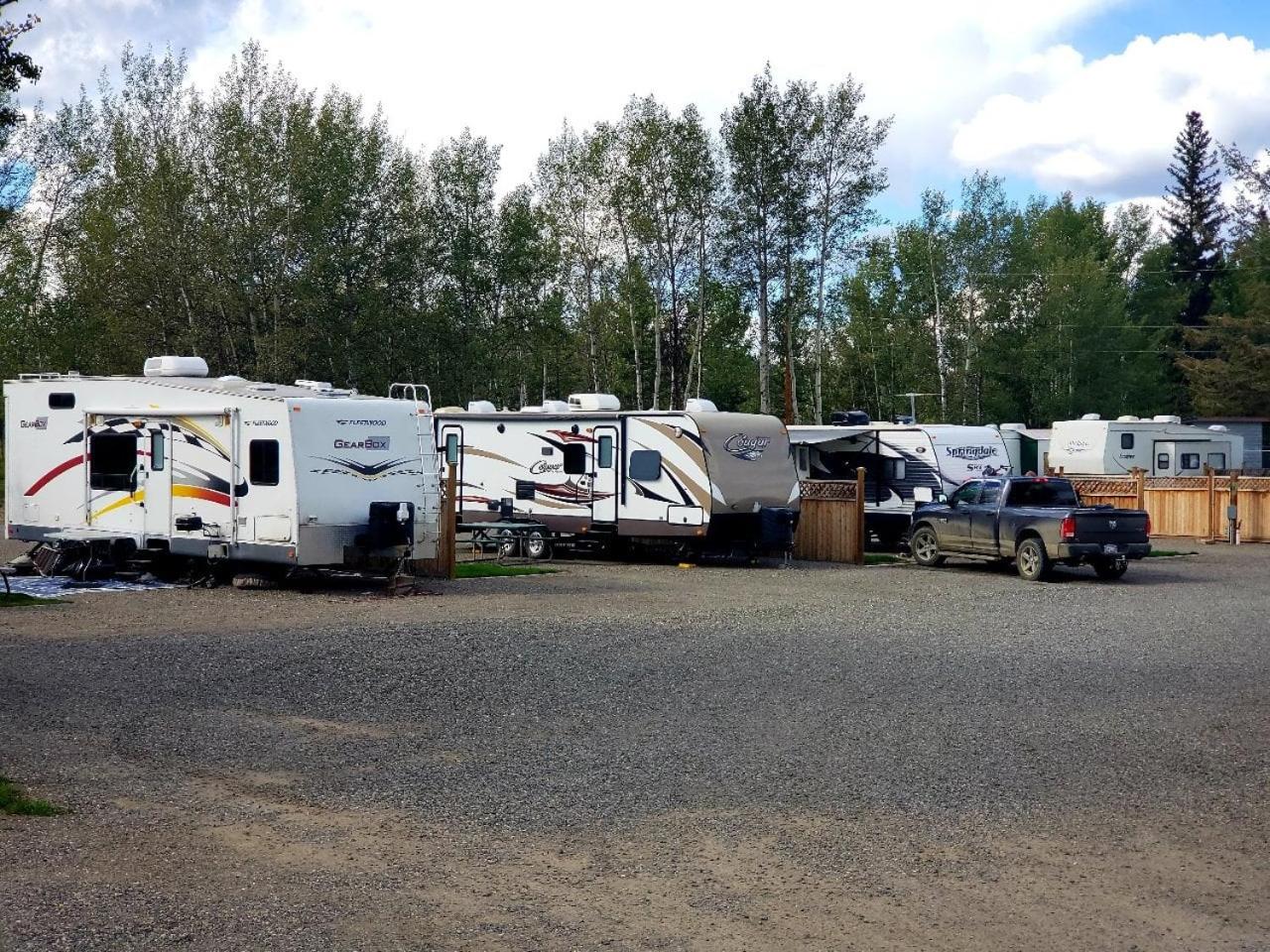 100 Mile Motel & RV Park