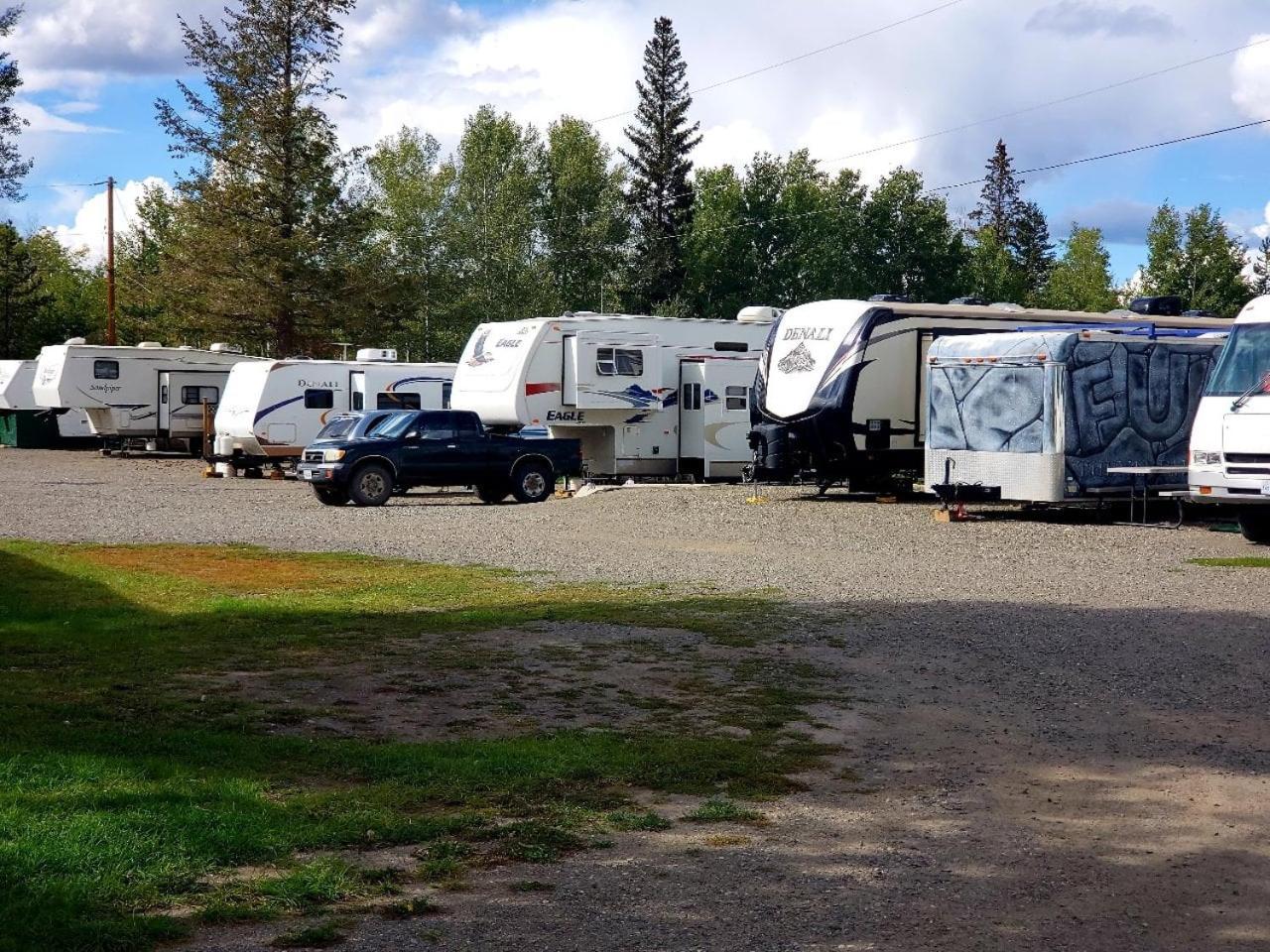 100 Mile Motel & RV Park