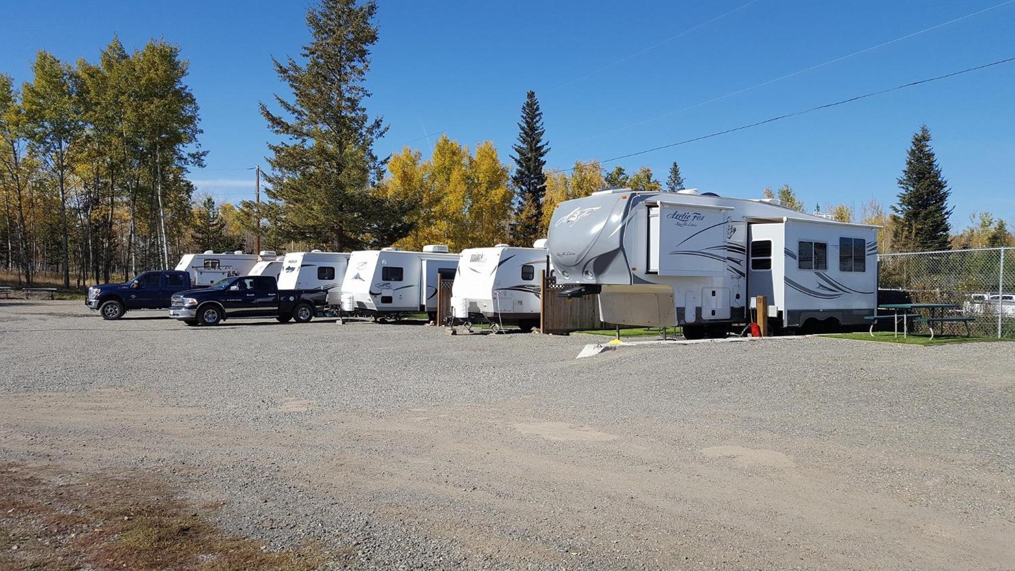 100 Mile Motel & RV Park