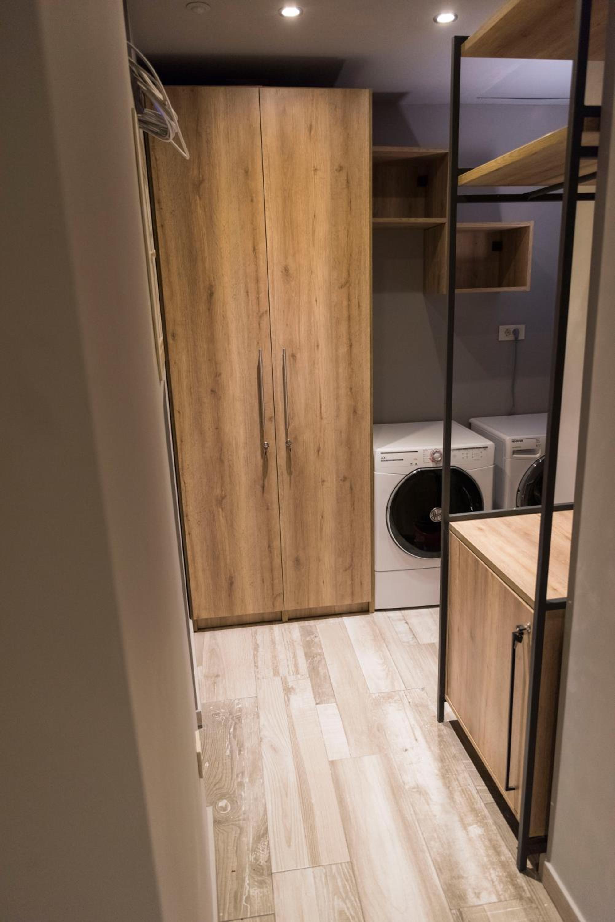 Wisdom Residence Luxury Apartments at Plaka