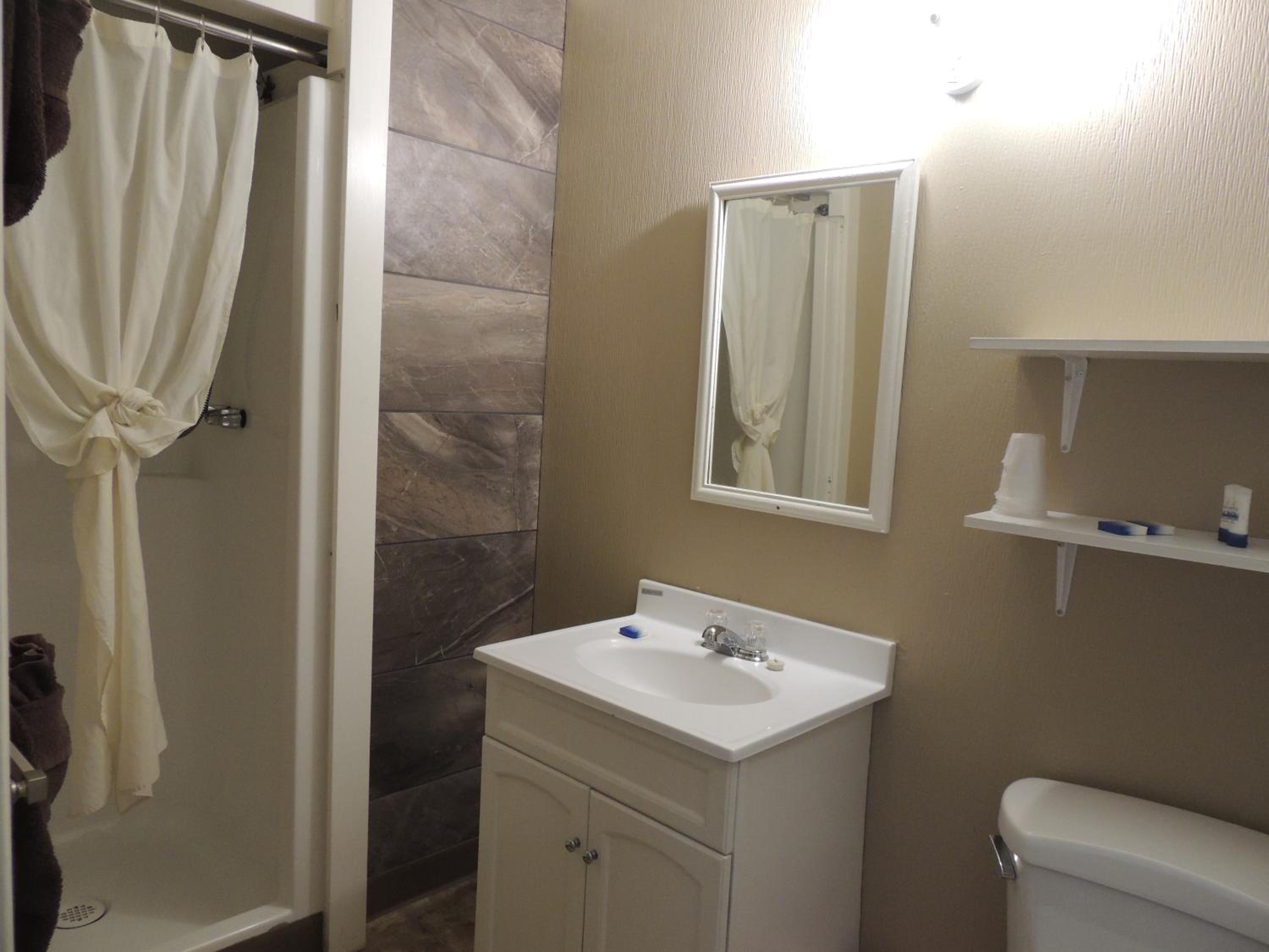 100 Mile Motel & RV Park