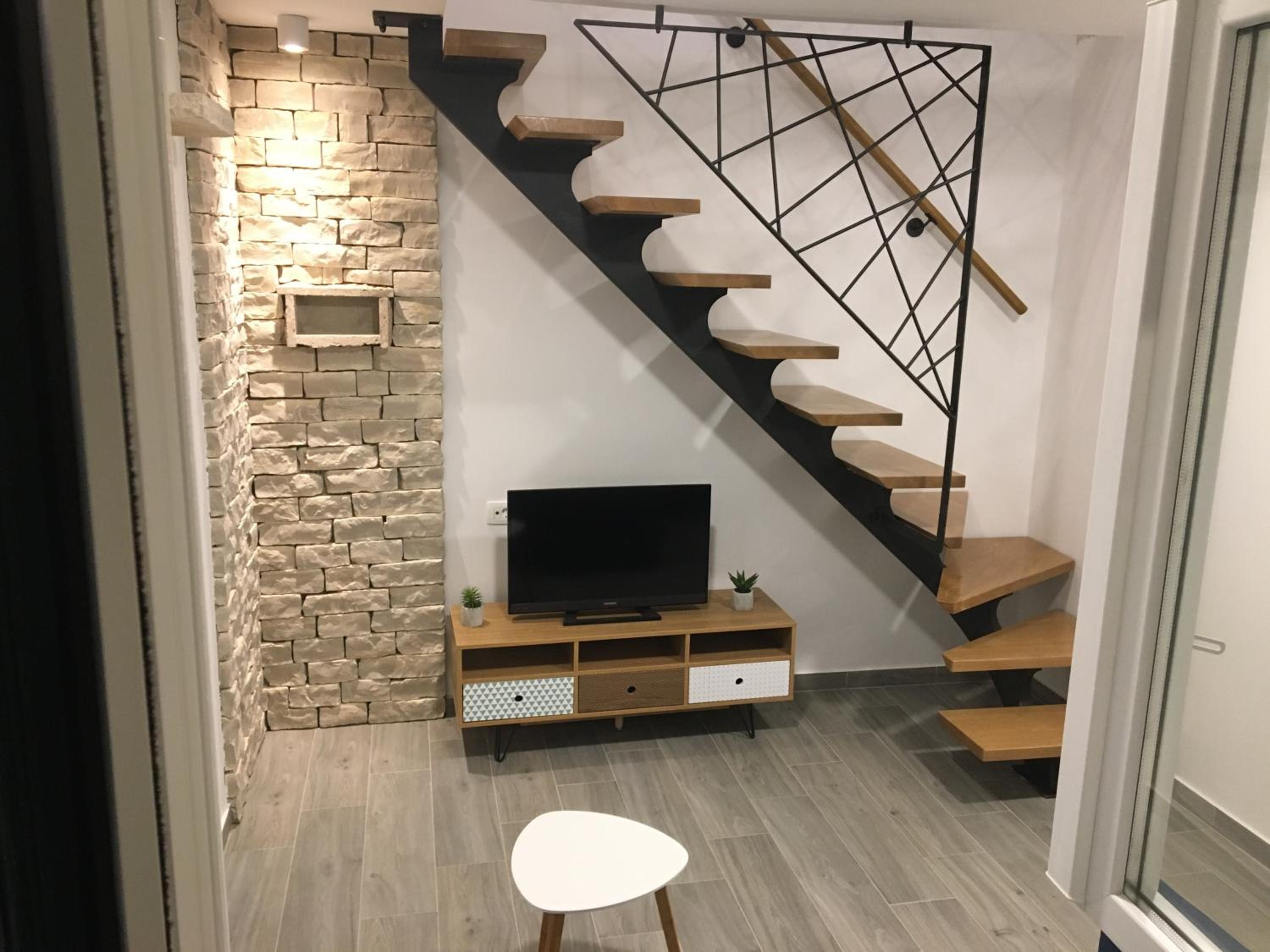 Paradise Stone Apartments view 4