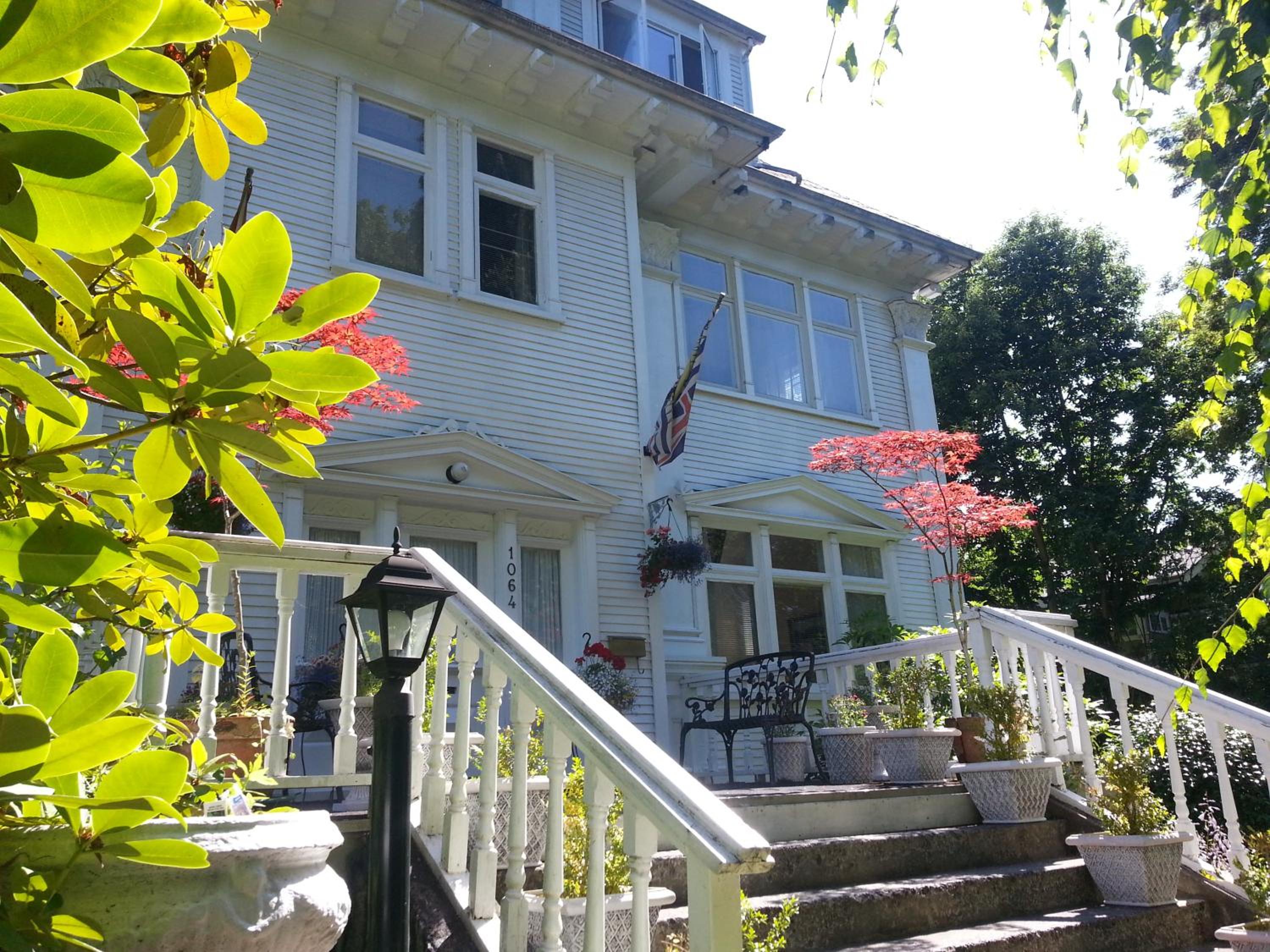 Balfour House