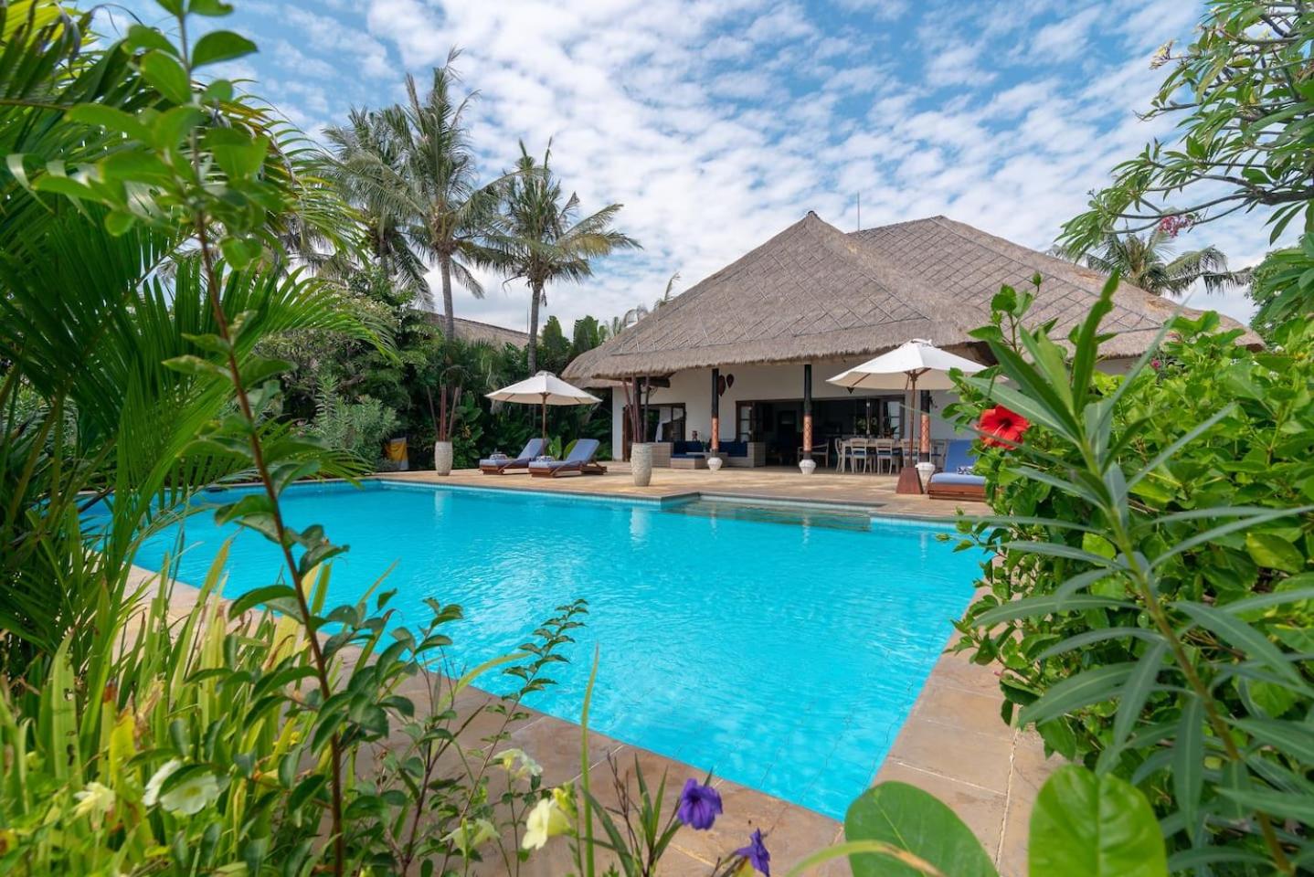 Villa Agus Mas - Serene & calm beachfront villa!
