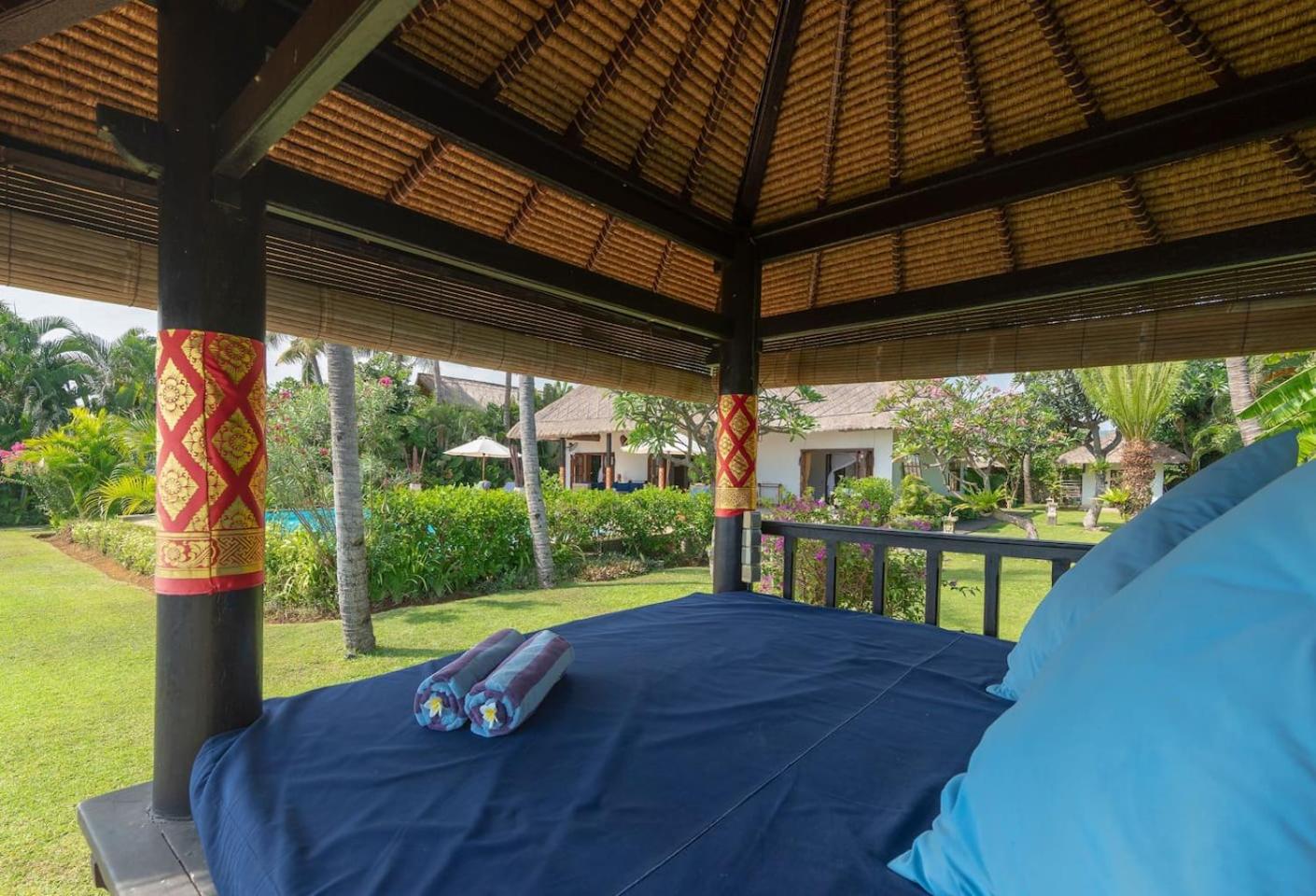 Villa Agus Mas - Serene & calm beachfront villa!
