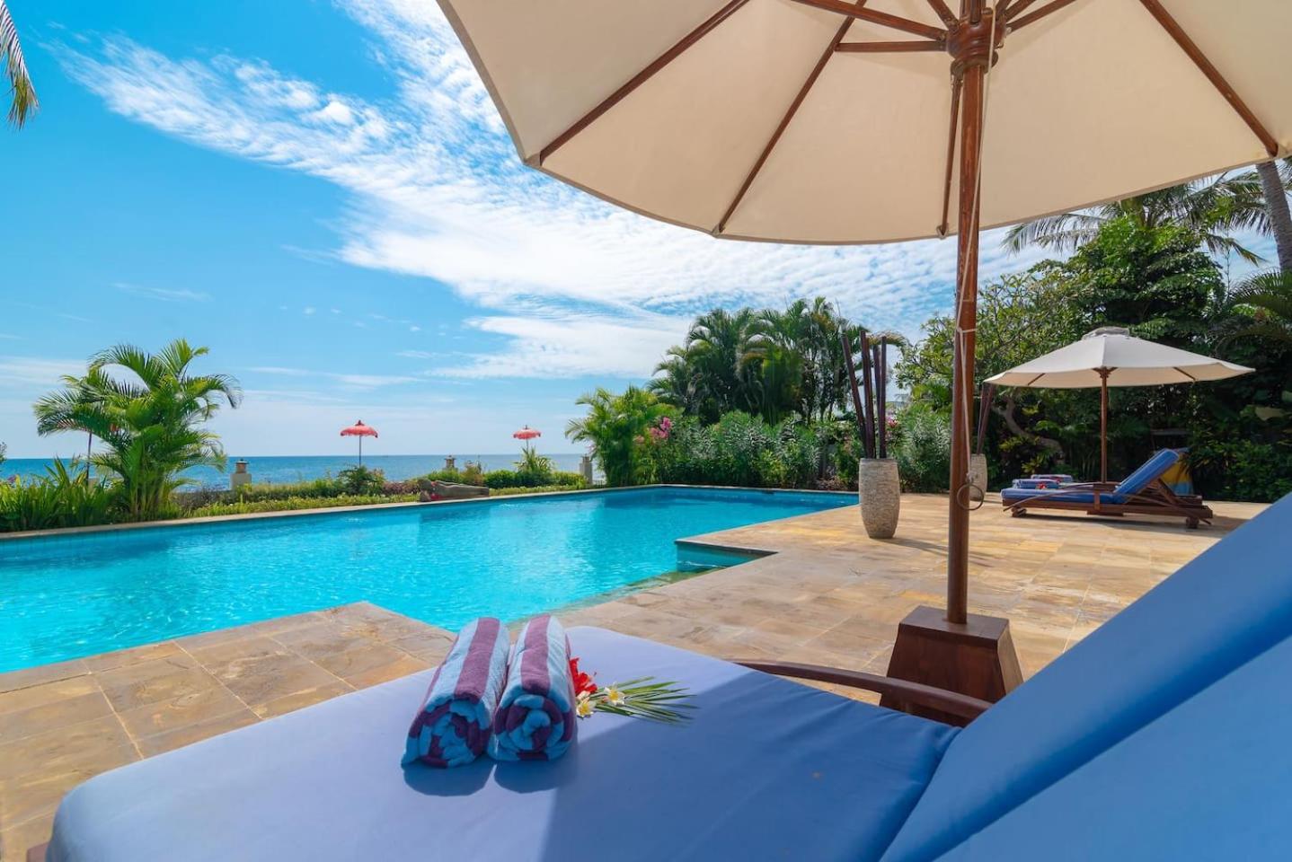 Villa Agus Mas - Serene & calm beachfront villa!