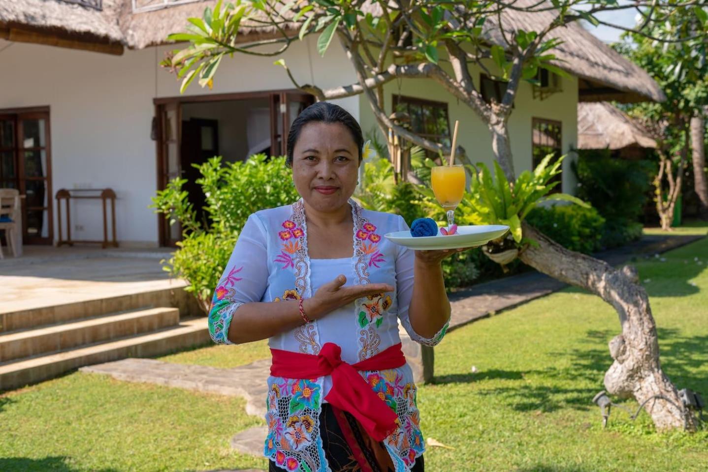 Villa Agus Mas - Serene & calm beachfront villa!
