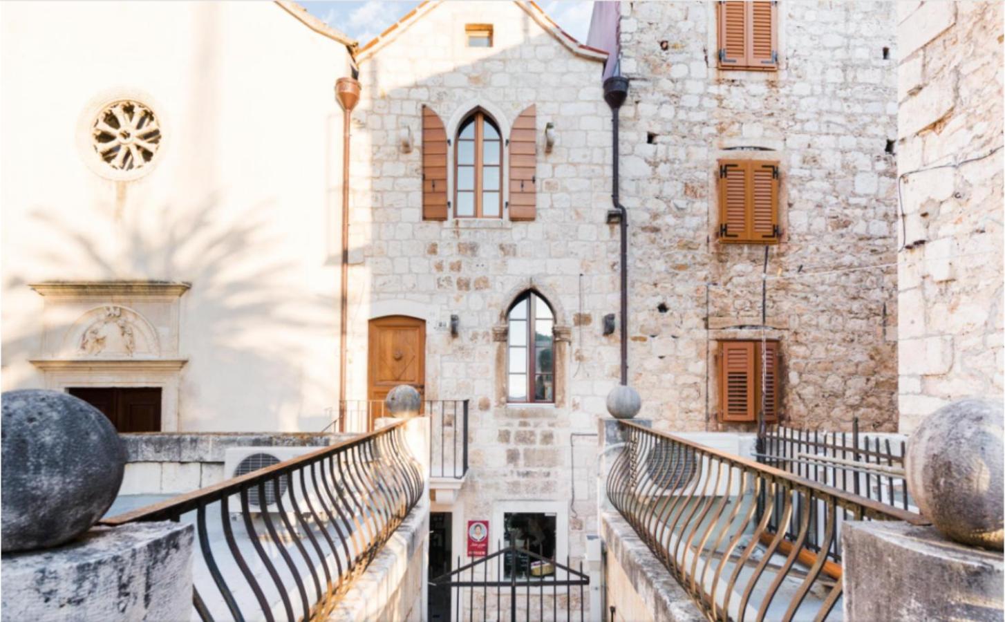 Hotel Villa Varda - Villa Latica - Image 1