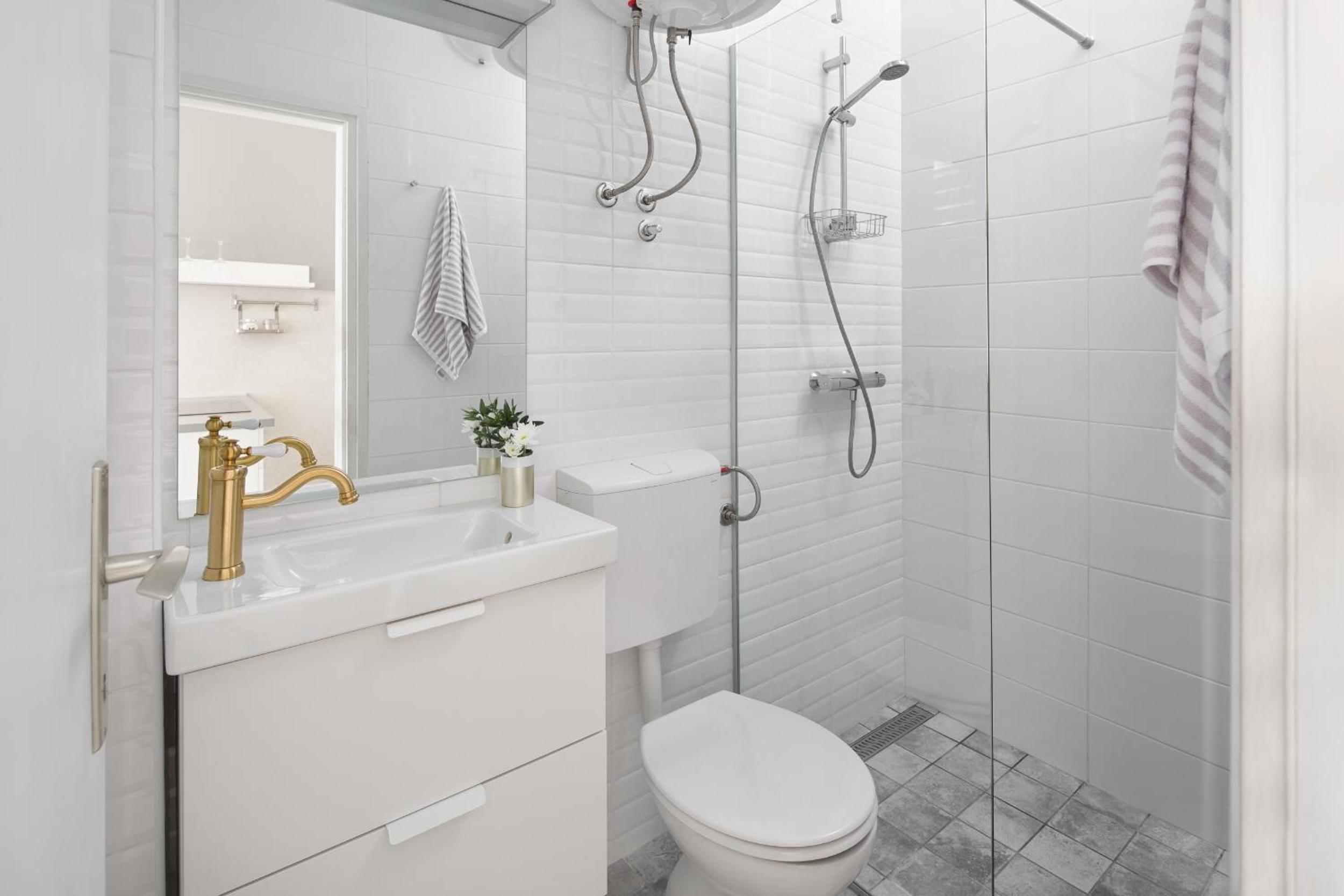 Studio apartment close to the sea view 4