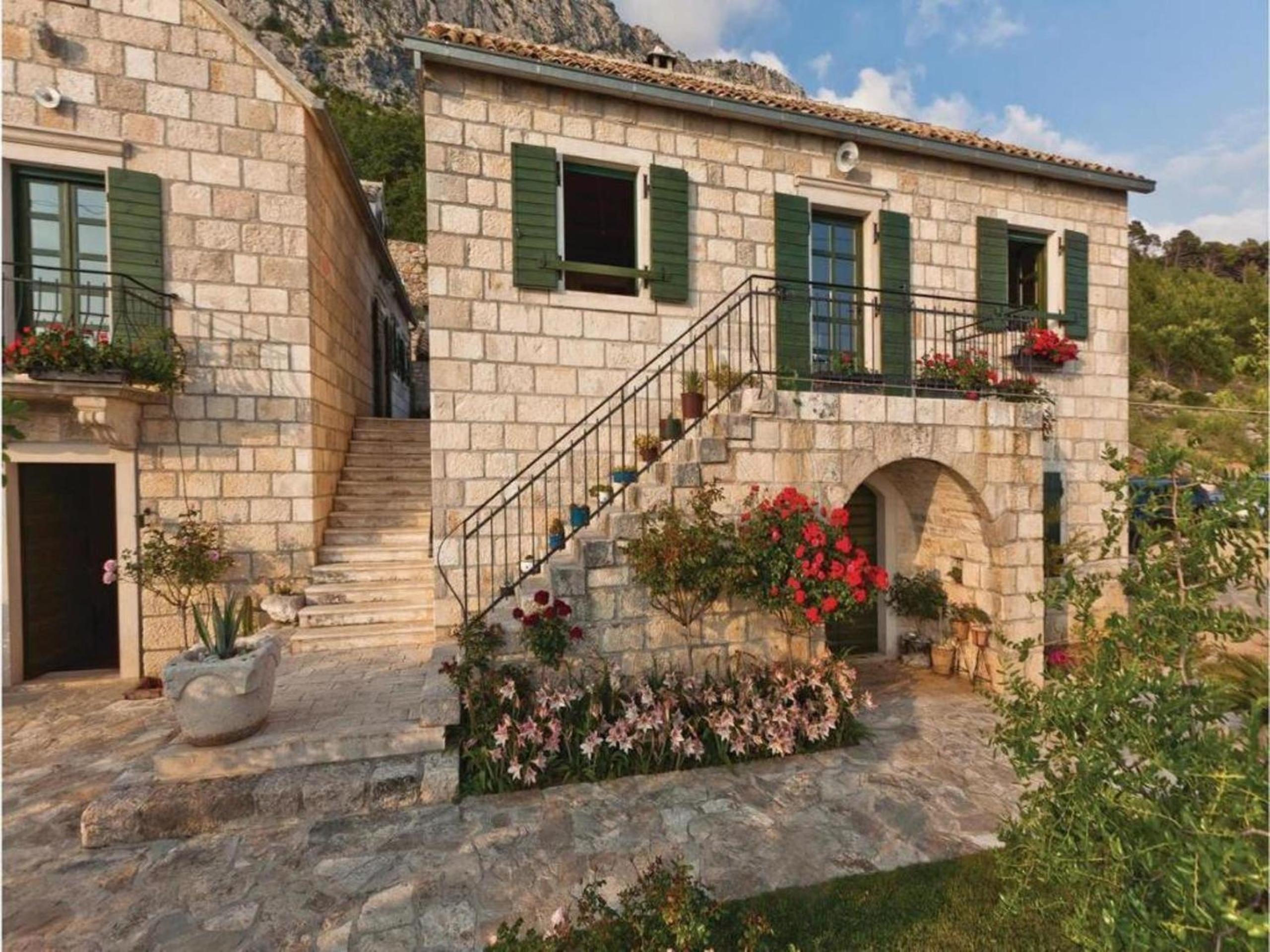 Holiday House Brela view 3