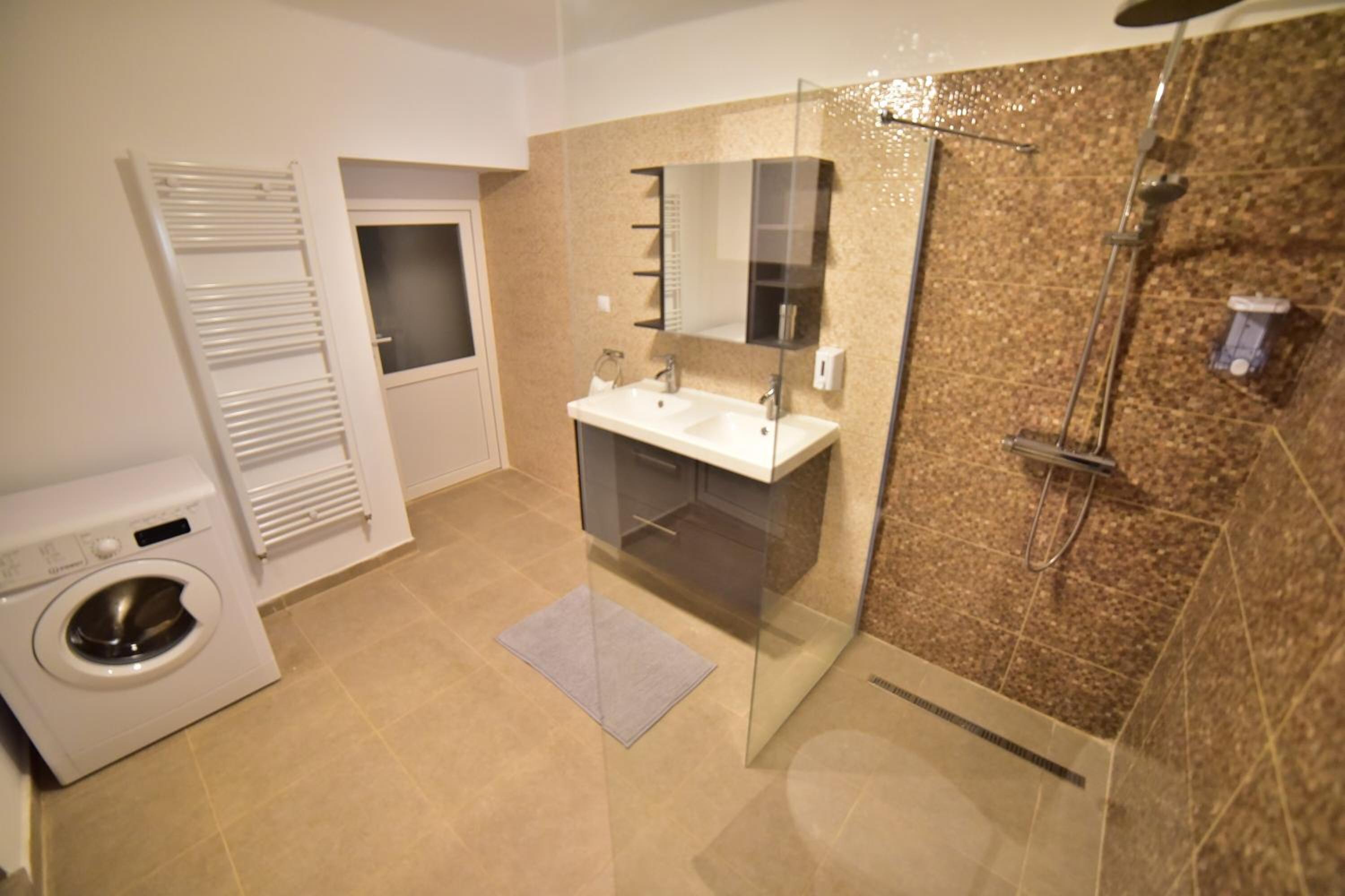 Casa Soare - Ultracentral GuestHouse view 4