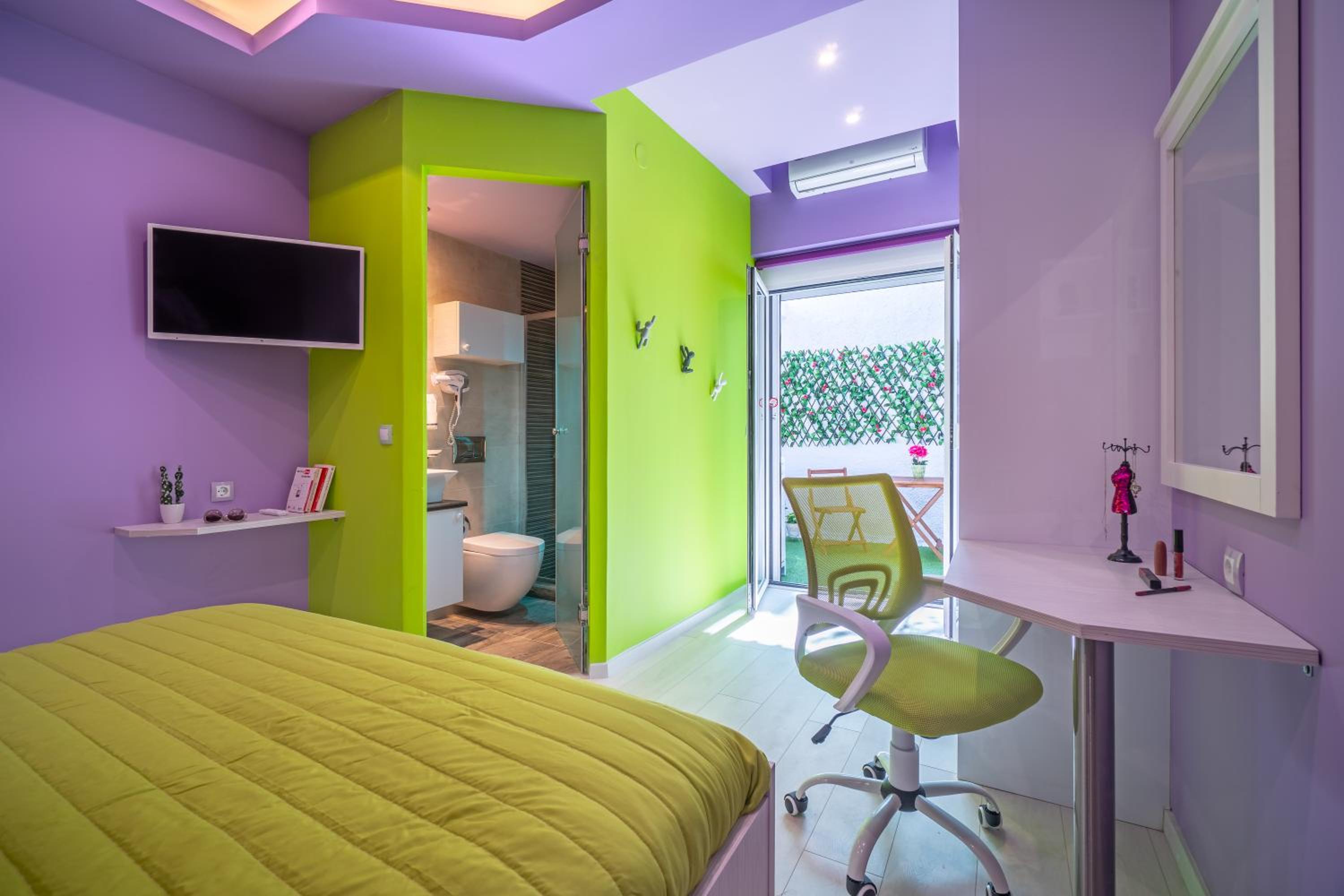 hotel room