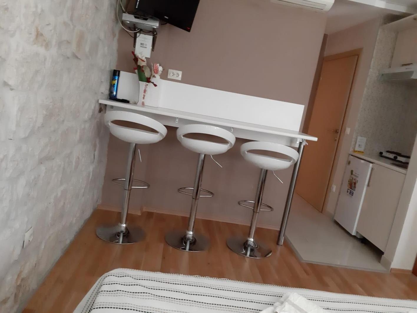 Carol Rooms