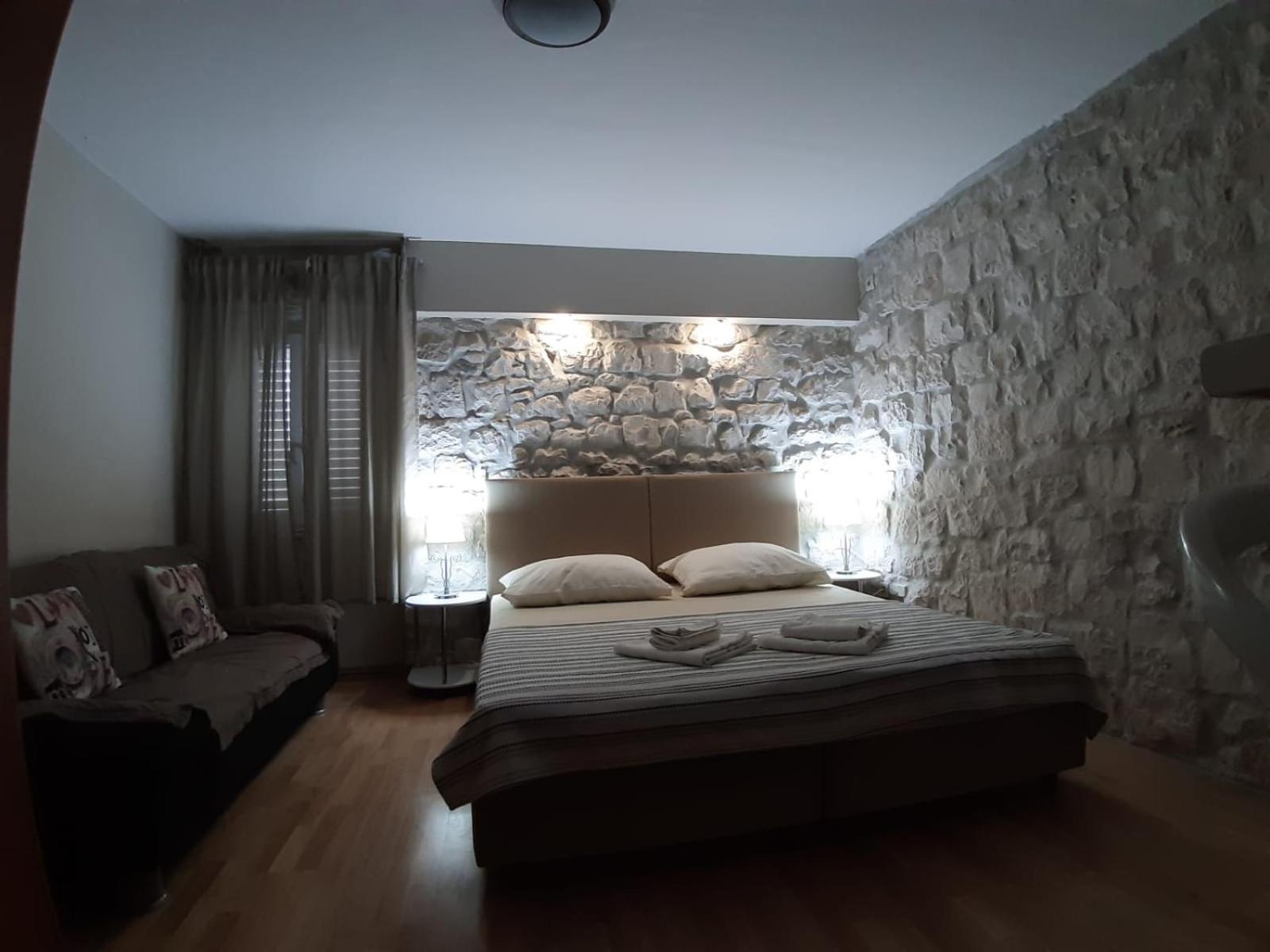 Carol Rooms