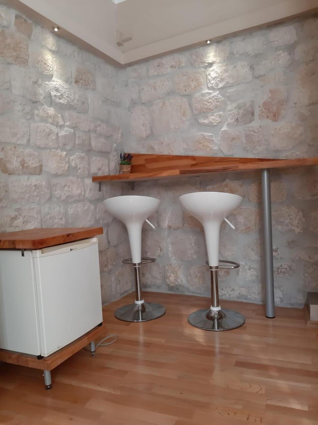 Carol Rooms