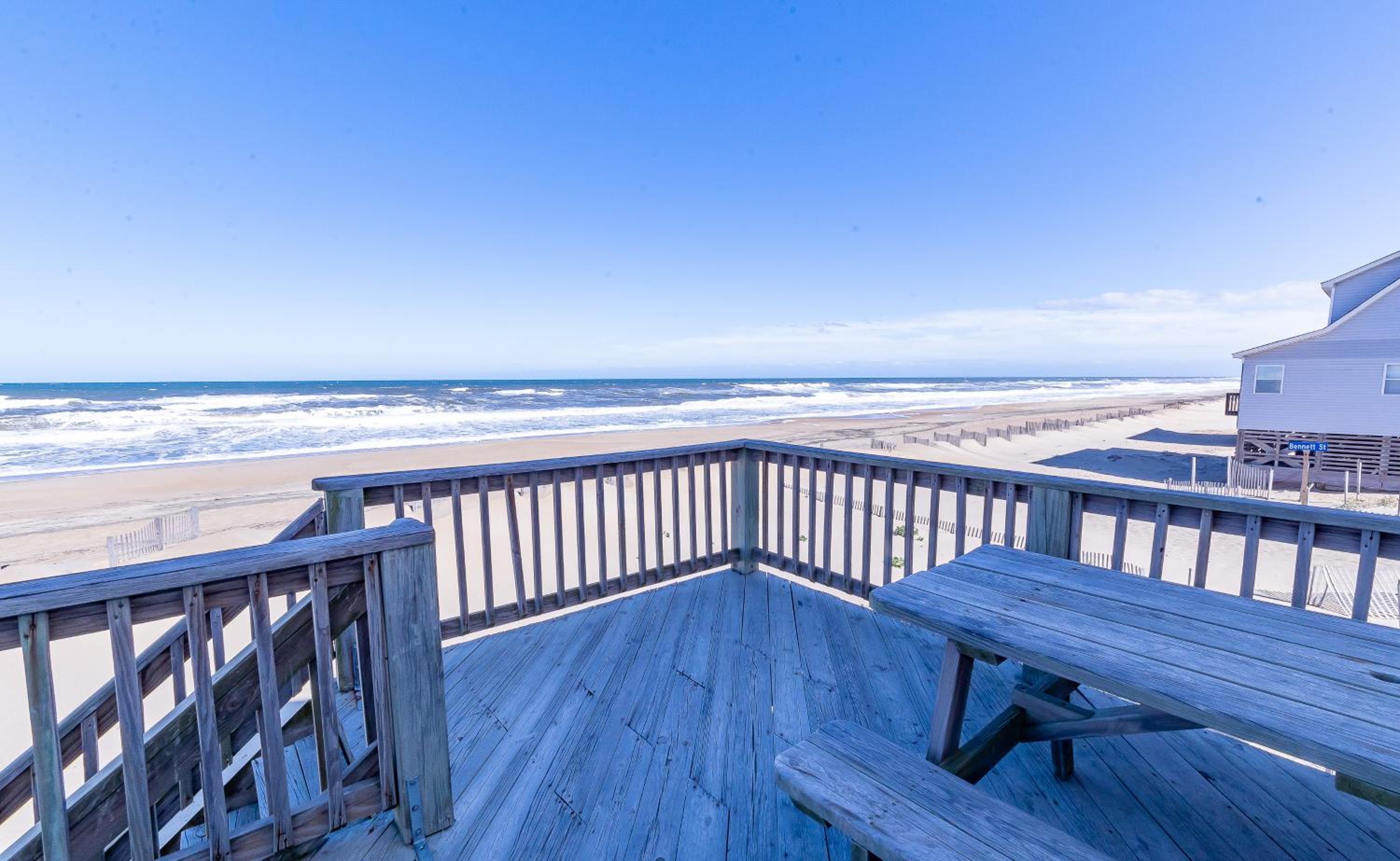 Mitch's Haven - Kitty Hawk MP 2, Oceanfront, 3 Bedrooms, Vintage Charming Cottage