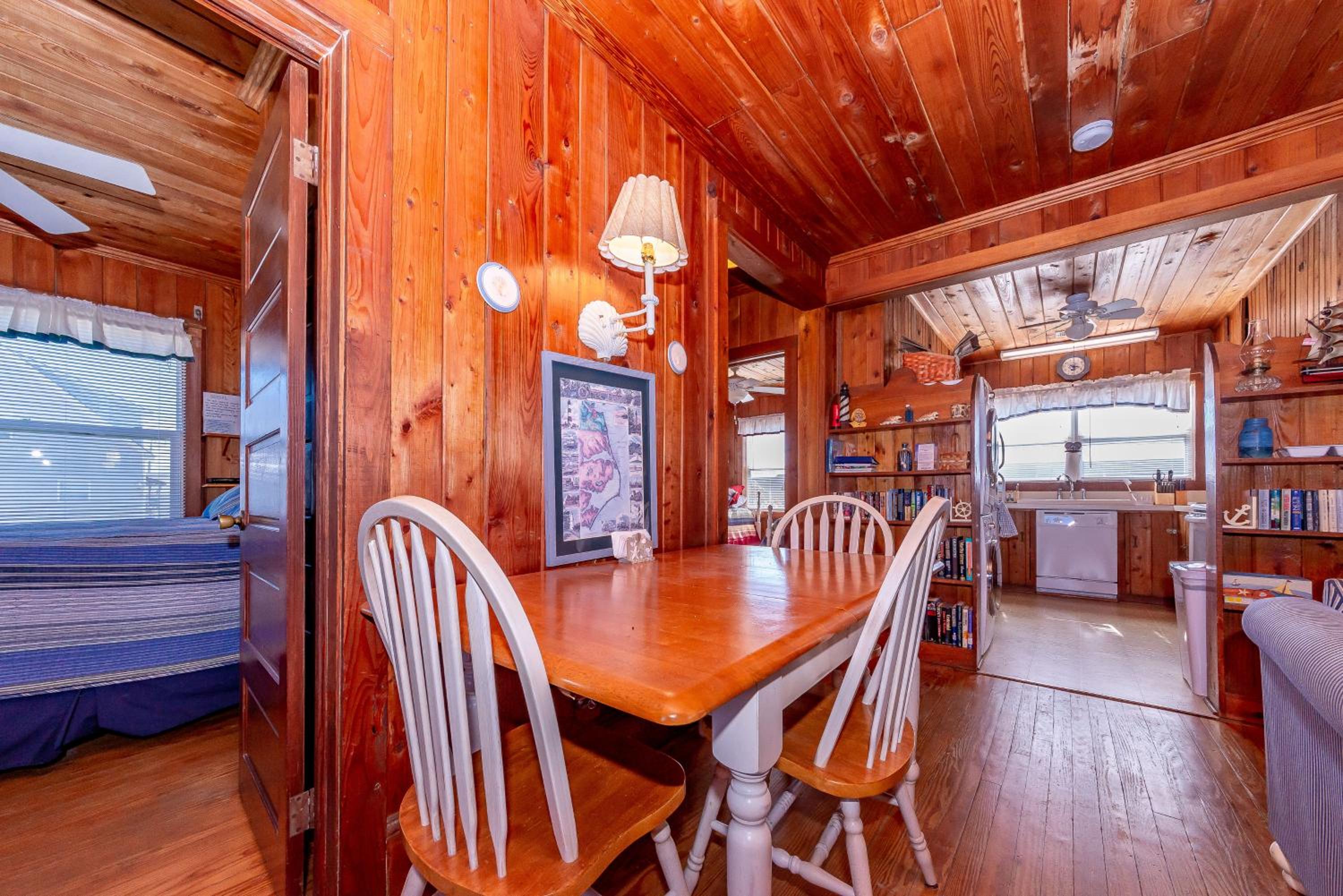 Mitch's Haven - Kitty Hawk MP 2, Oceanfront, 3 Bedrooms, Vintage Charming Cottage