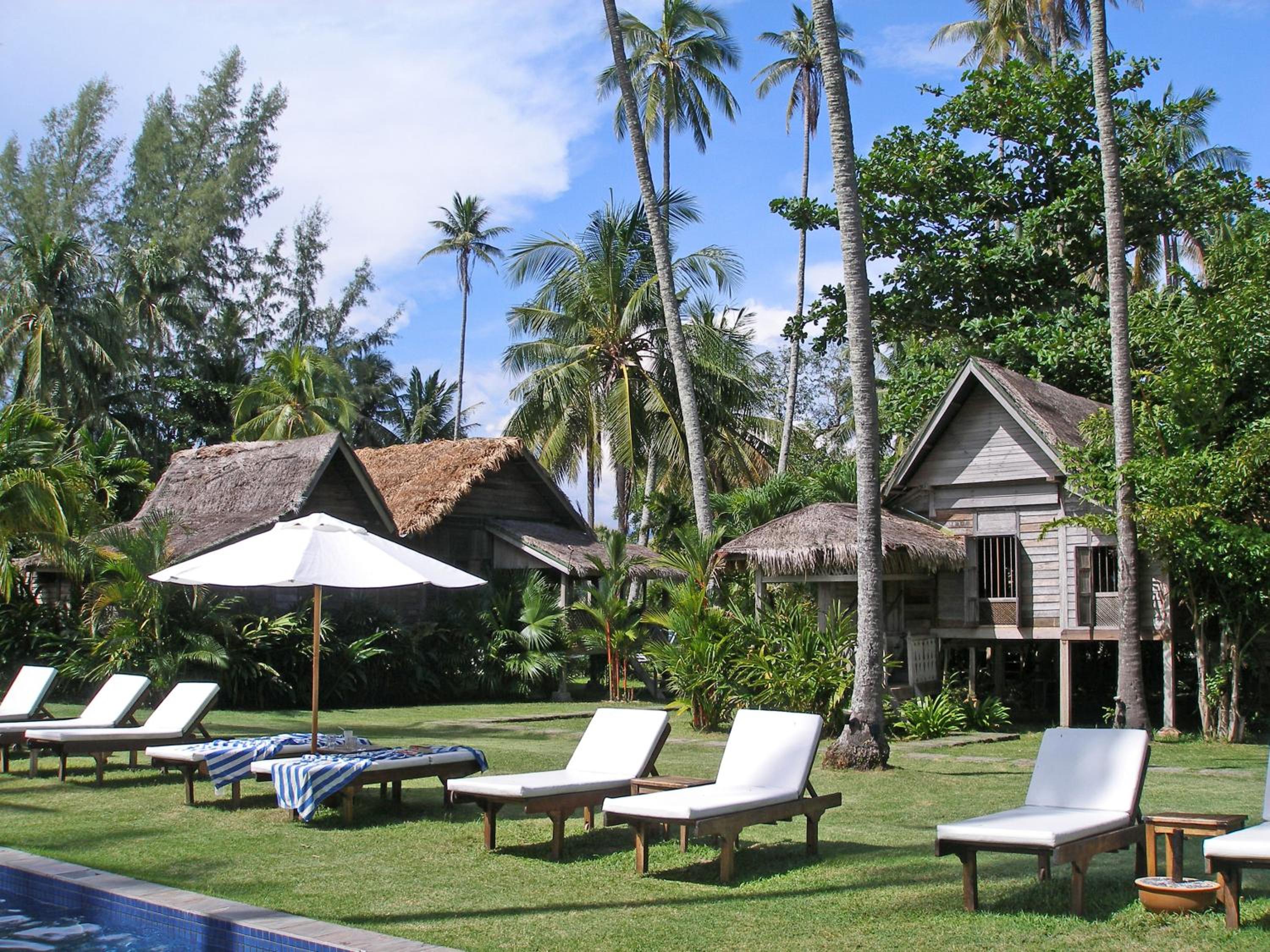 Bon Ton Antique Wooden Villas view 2