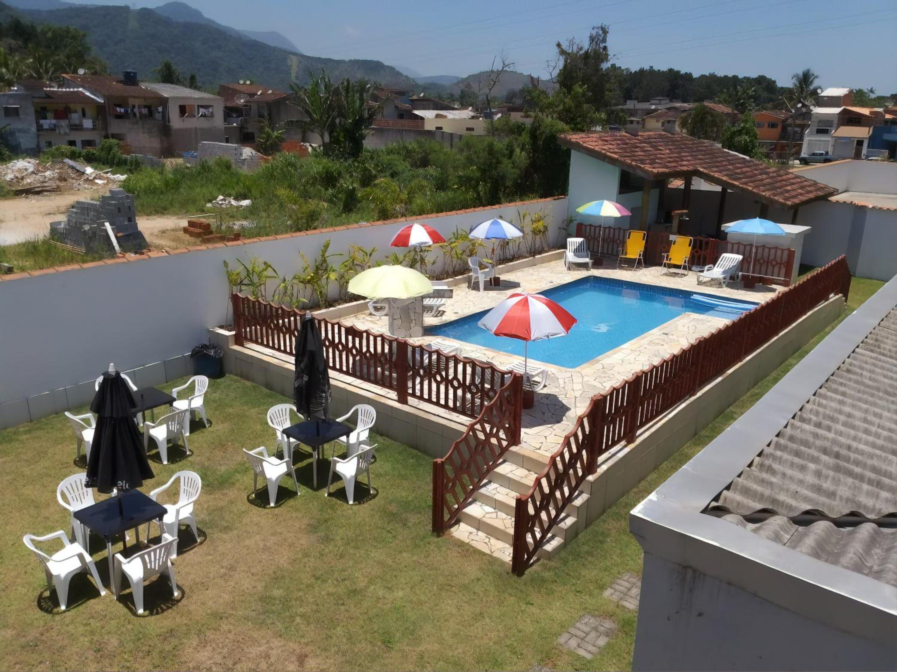 Estúdio em maresias com ar condicionado e piscina