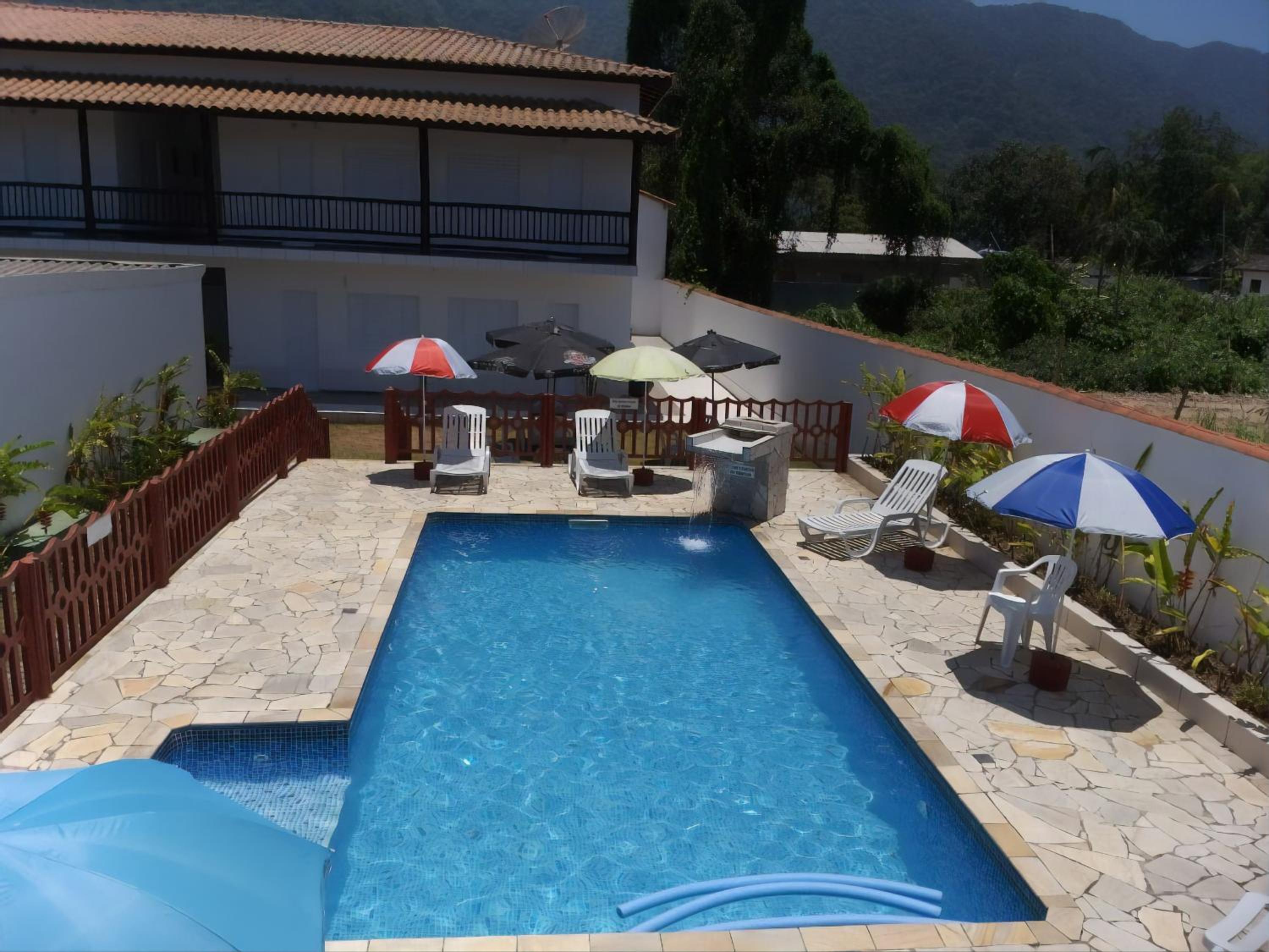 Estúdio em maresias com ar condicionado e piscina