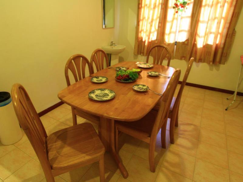 SIX VILLA INN photo 6