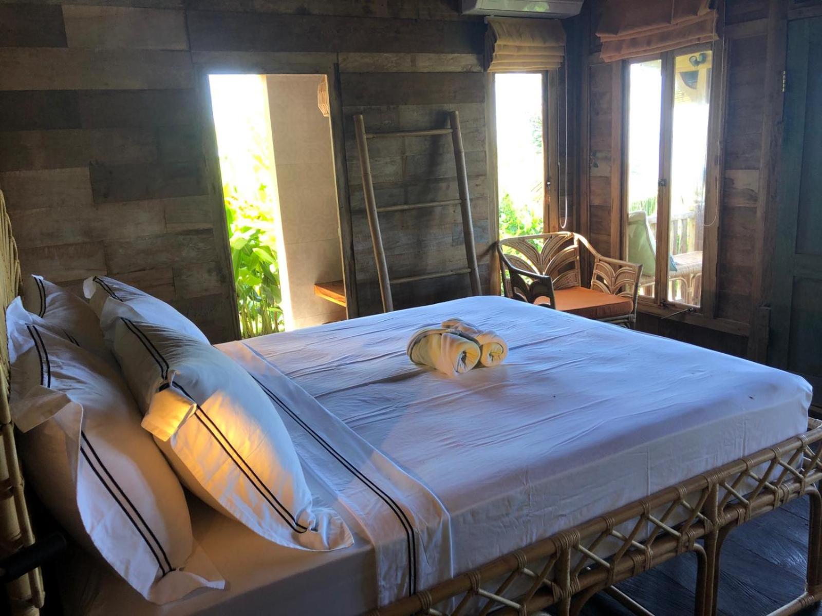 Cliff House Balian view 3