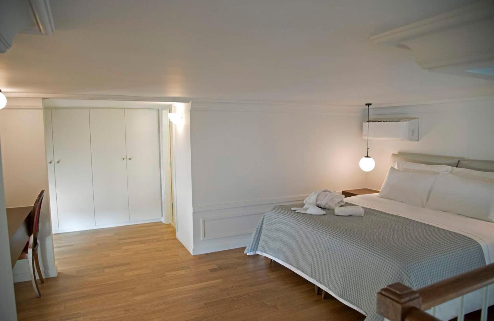 Four Streets Athens - Luxury Suites Apartments in Athens